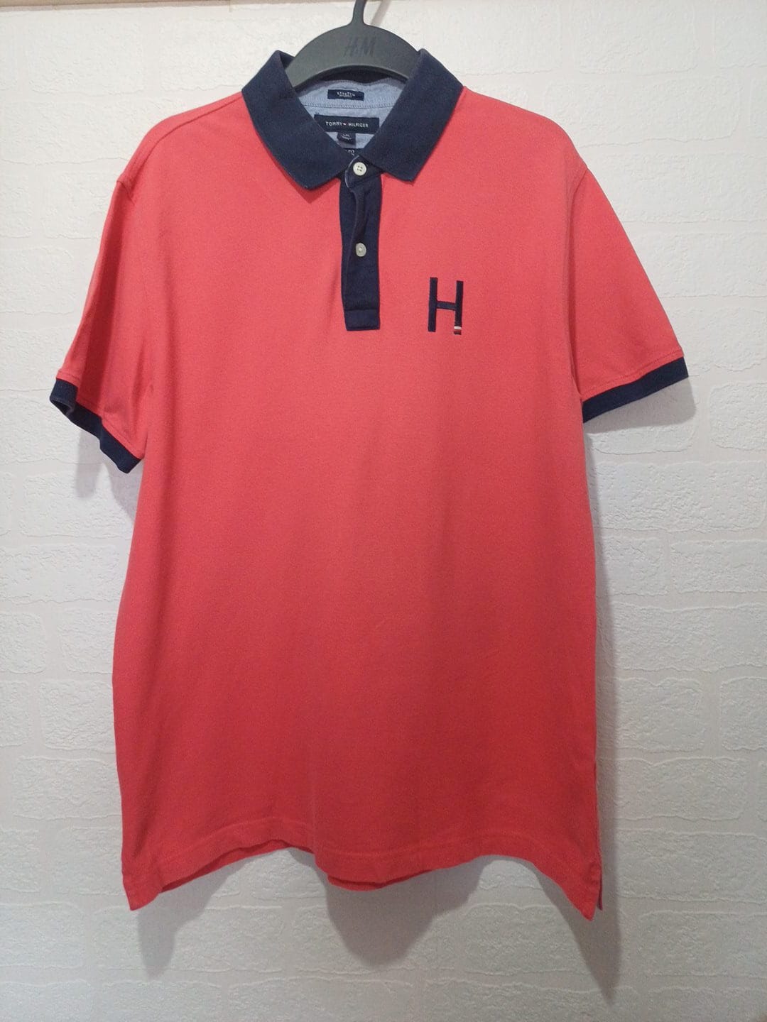 Men's Polo Shirt Tommy Hilfiger Coral Red Large Approx. 21" PTP - Good Condition