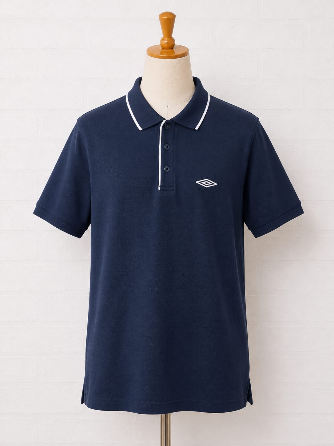 Men's Polo Shirt Umbro Navy Blue Small Approx. 17" PTP - Very Good Condition