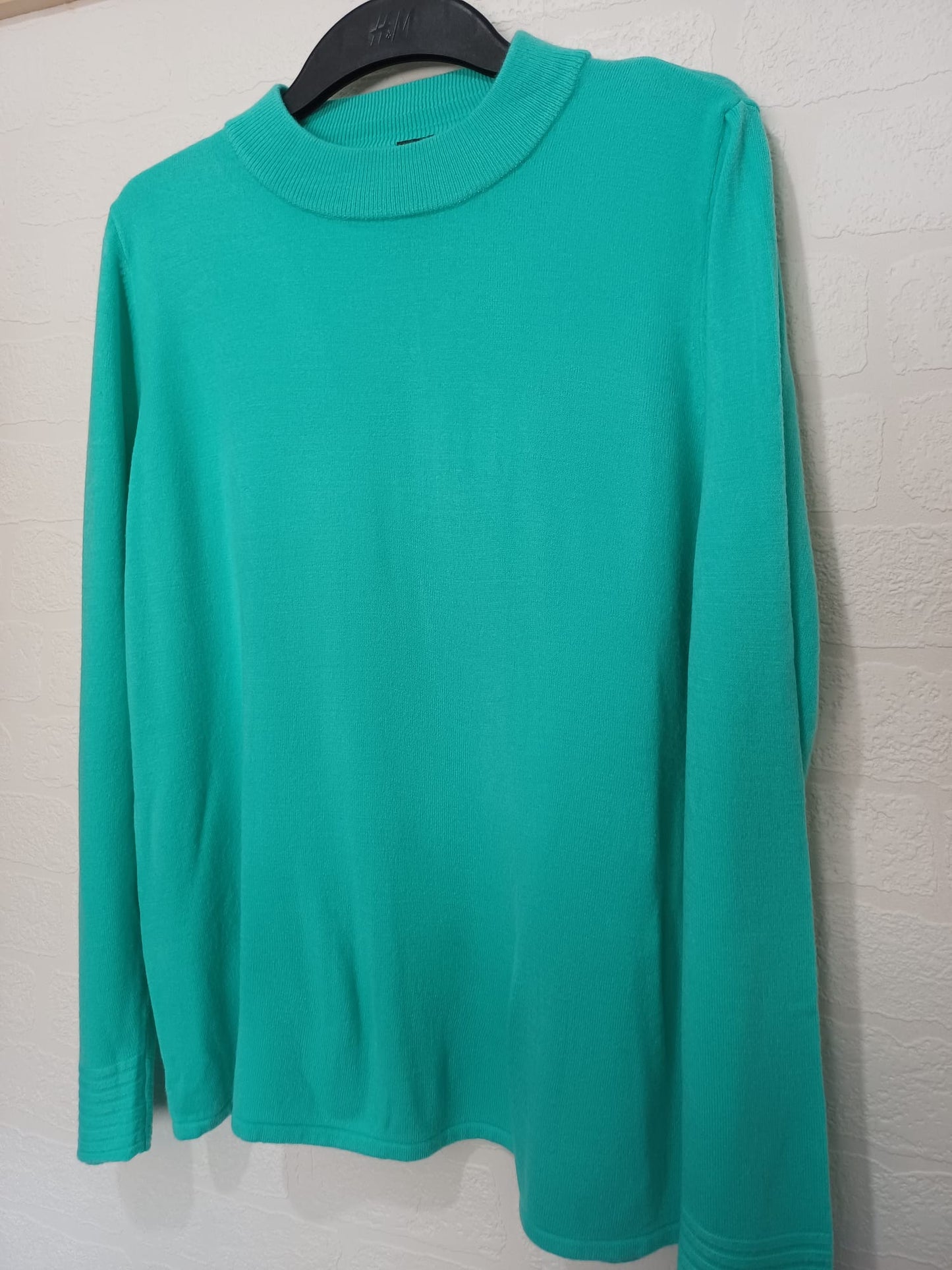 Women's Jumper Essentials Turquoise/Teal Crew Neck Long Sleeve Size 18 Approx. 22" PTP - Very Good Condition