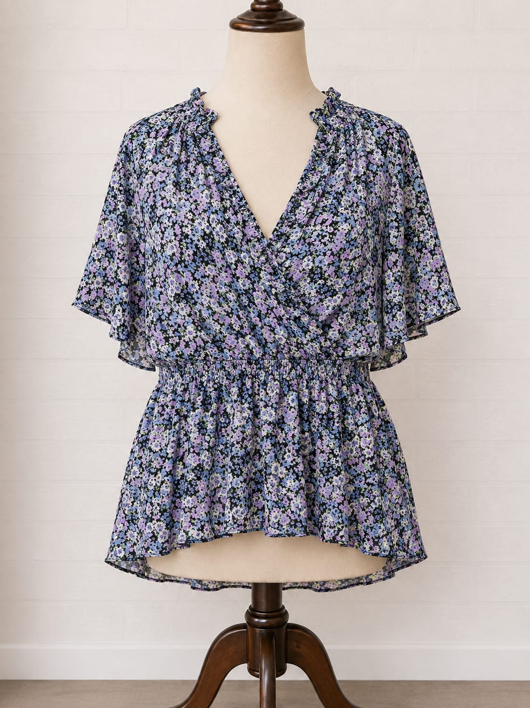 Women's Blouse George Floral Blue & Purple Wrap Style V-Neck Ruffle Floaty Sleeves Elasticated Waist Size 22 Approx. 22" PTP - Very Good Condition
