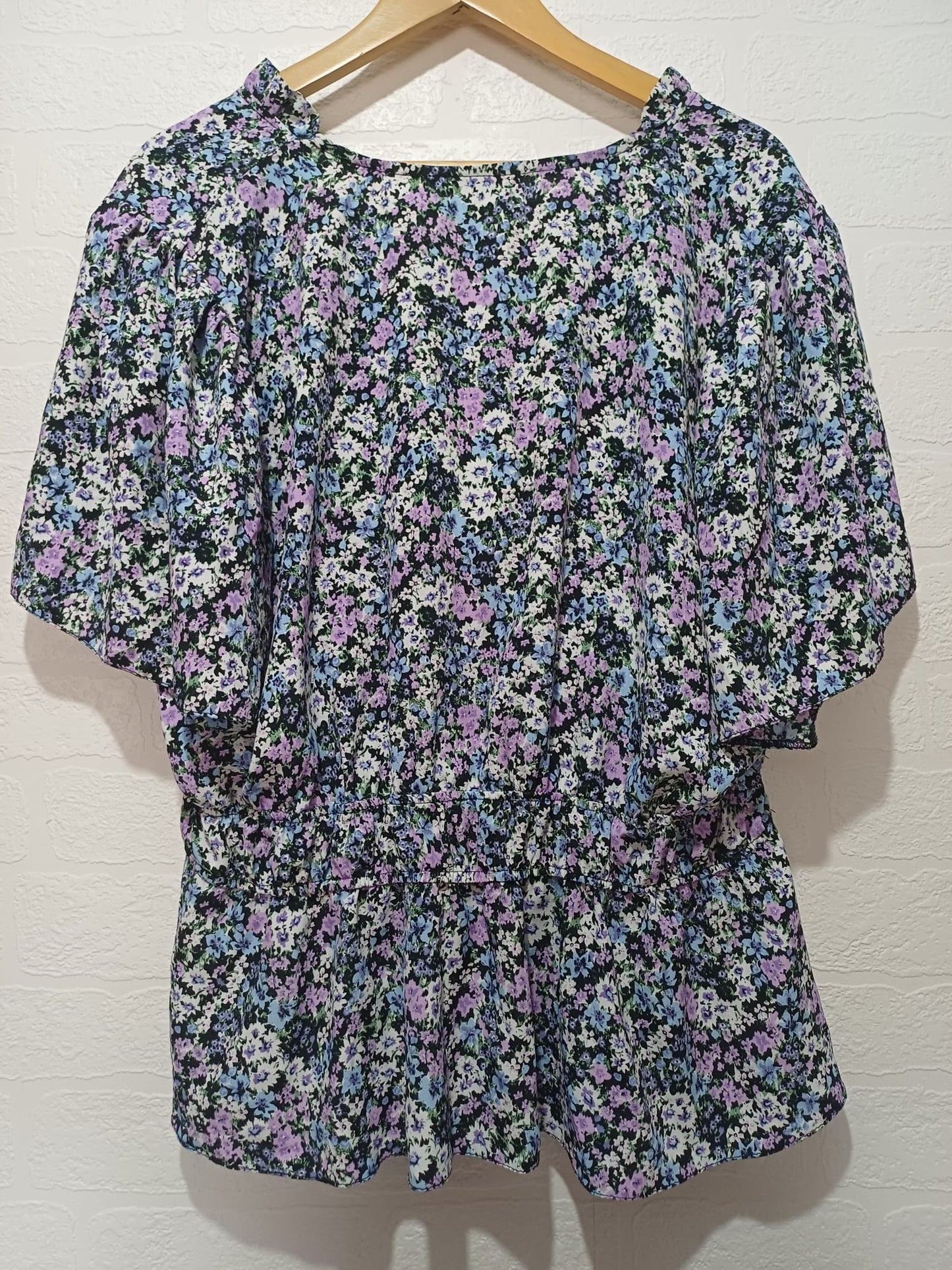 Women's Blouse George Floral Blue & Purple Wrap Style V-Neck Ruffle Floaty Sleeves Elasticated Waist Size 22 Approx. 22" PTP - Very Good Condition