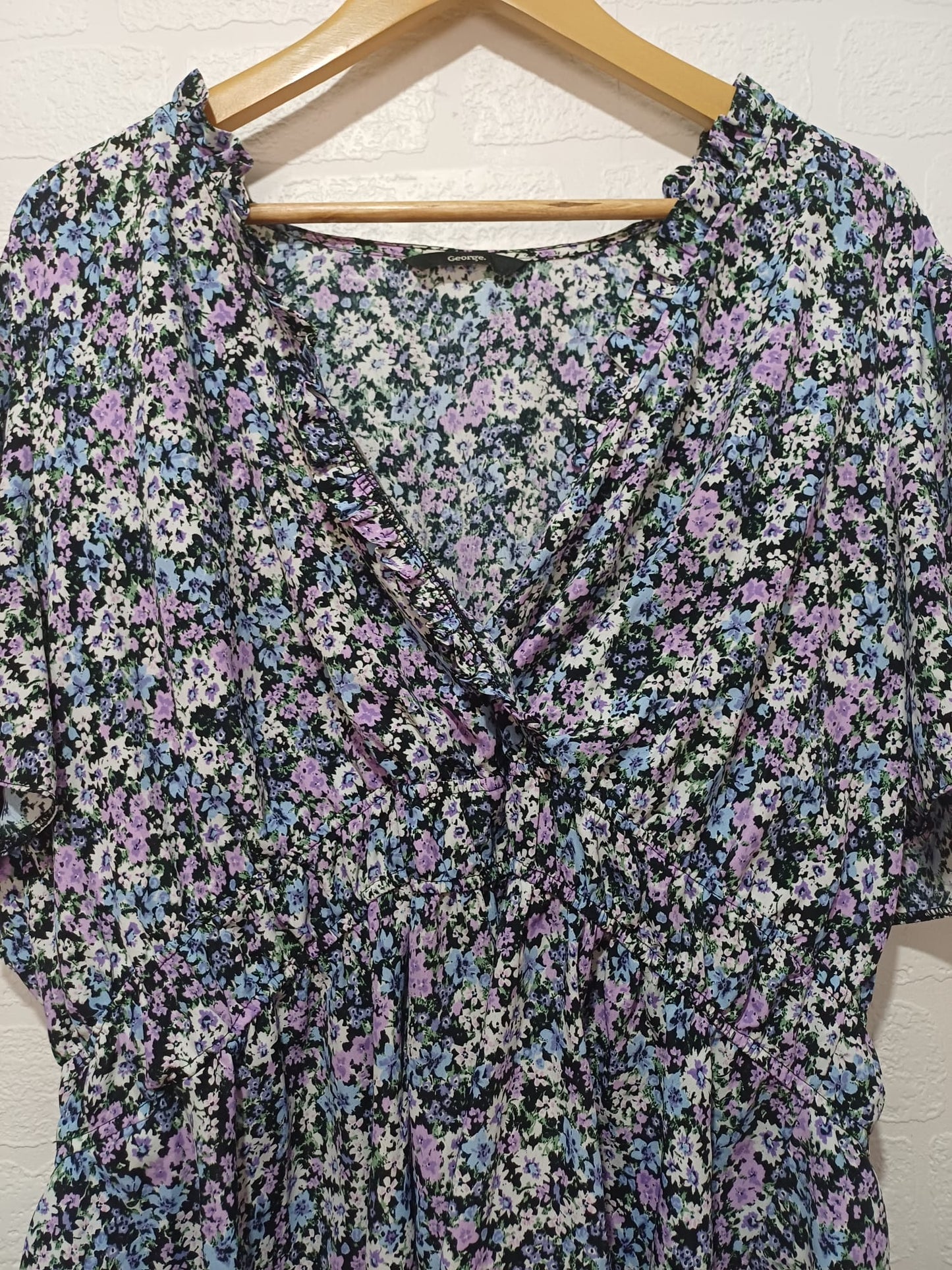 Women's Blouse George Floral Blue & Purple Wrap Style V-Neck Ruffle Floaty Sleeves Elasticated Waist Size 22 Approx. 22" PTP - Very Good Condition