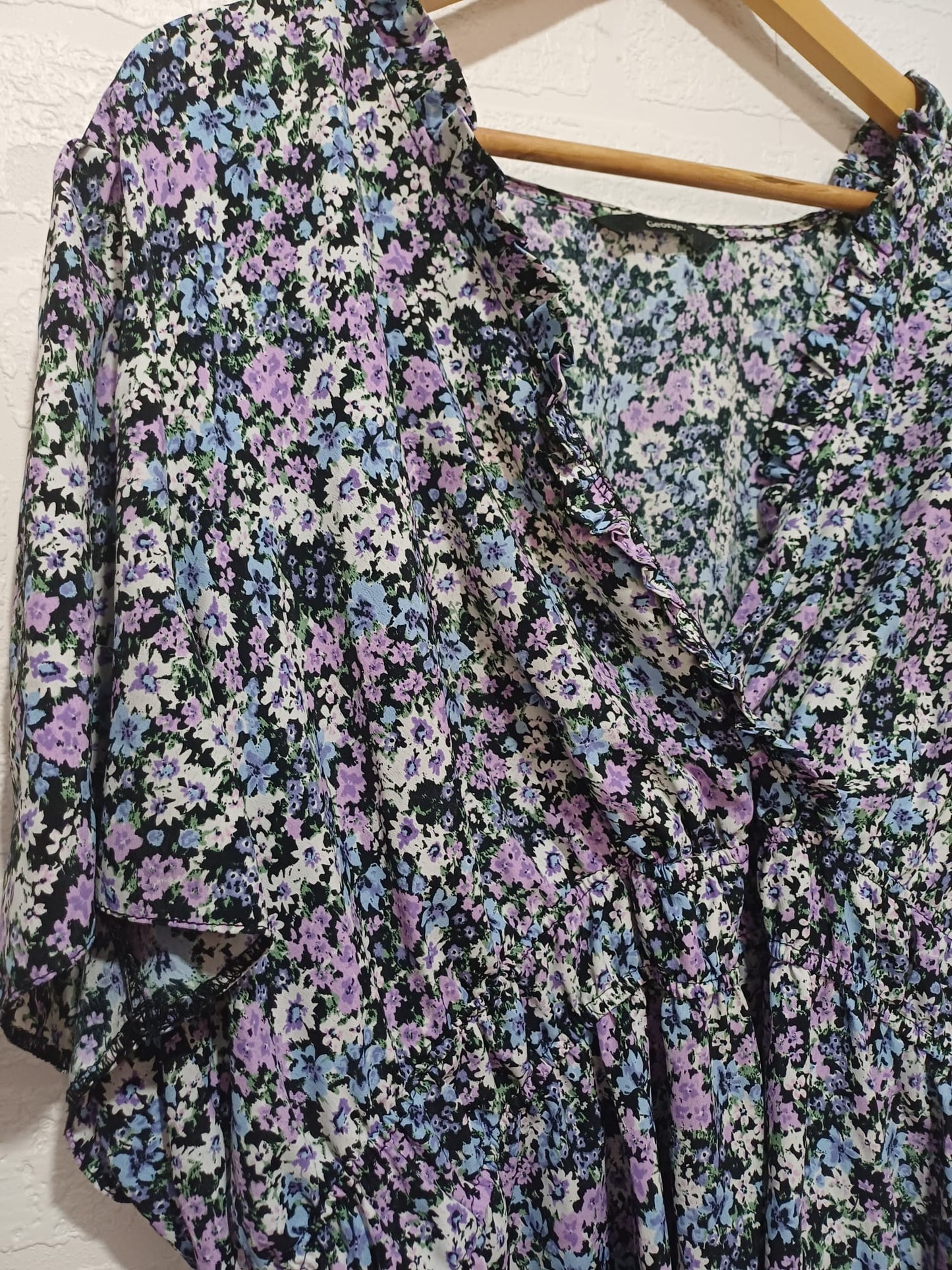 Women's Blouse George Floral Blue & Purple Wrap Style V-Neck Ruffle Floaty Sleeves Elasticated Waist Size 22 Approx. 22" PTP - Very Good Condition