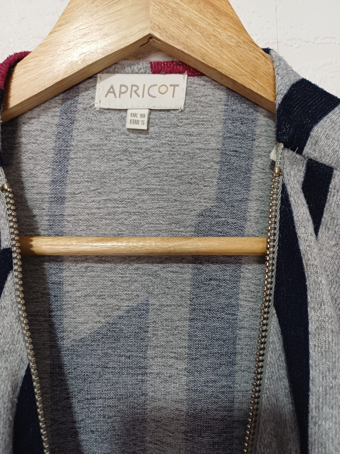 Women's Top Apricot Grey Burgundy Navy Blue Striped Zip Front High Neck Batwing Size 10 - Very Good Condition