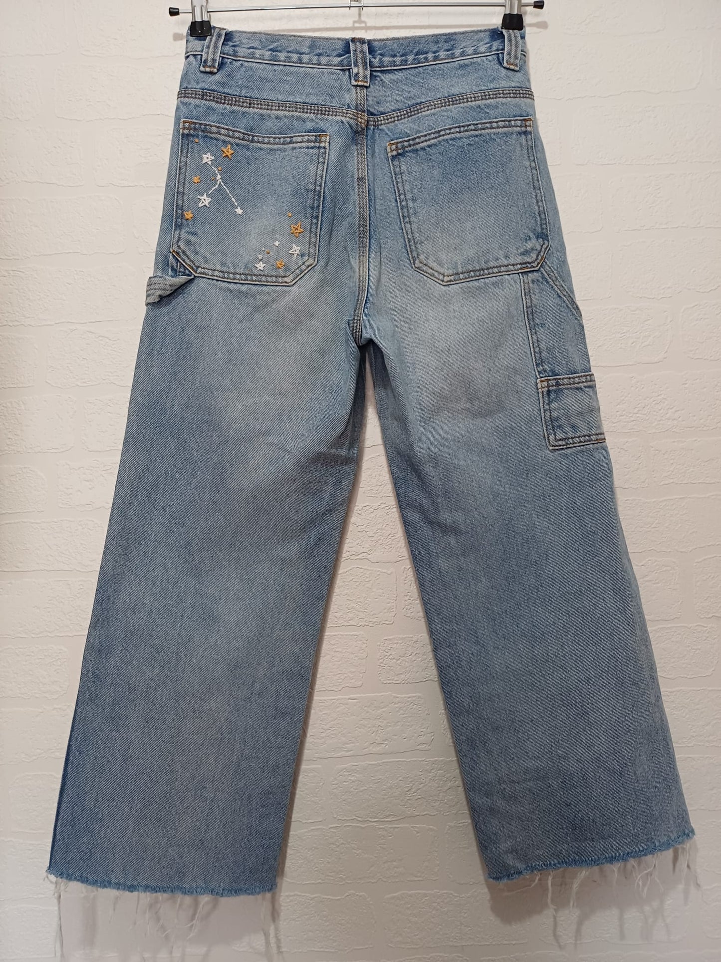 Women's Jeans J.Galt Shanghai Blue Denim Cropped Wide Leg Carpenter Style Embroidered Star Raw Hem Size S/W28 - Good Condition