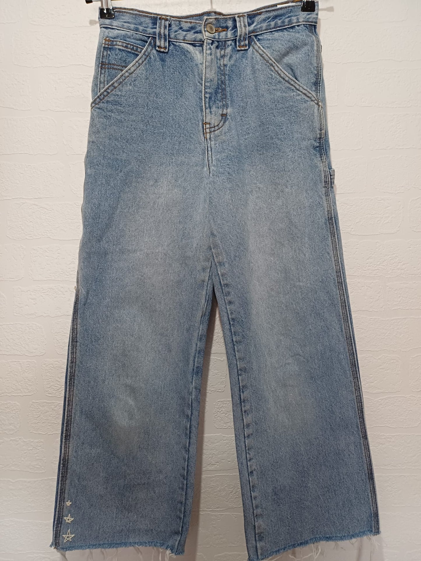 Women's Jeans J.Galt Shanghai Blue Denim Cropped Wide Leg Carpenter Style Embroidered Star Raw Hem Size S/W28 - Good Condition