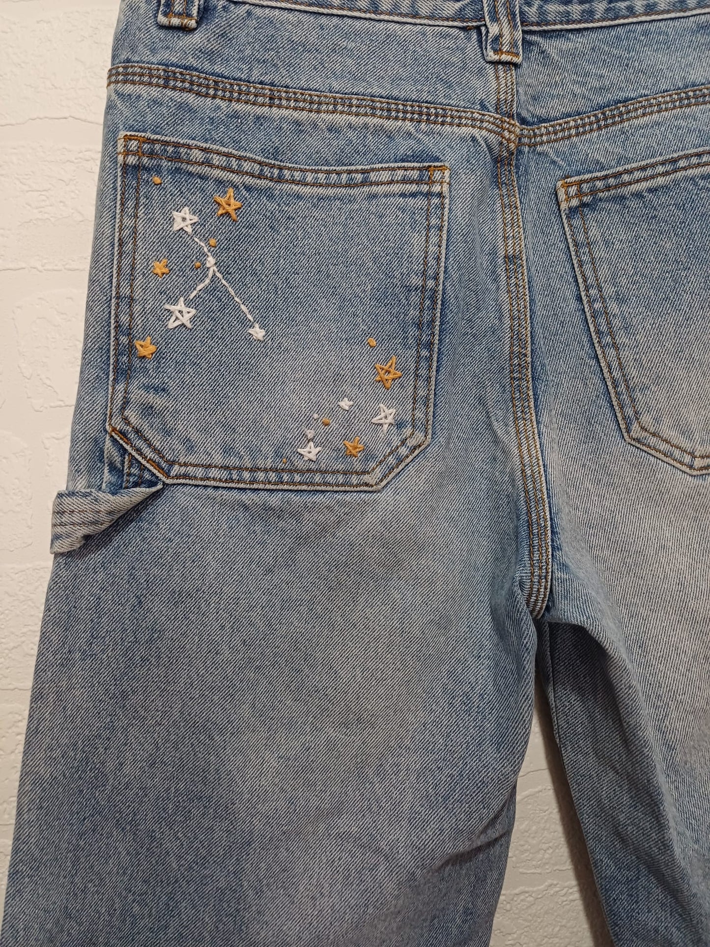 Women's Jeans J.Galt Shanghai Blue Denim Cropped Wide Leg Carpenter Style Embroidered Star Raw Hem Size S/W28 - Good Condition