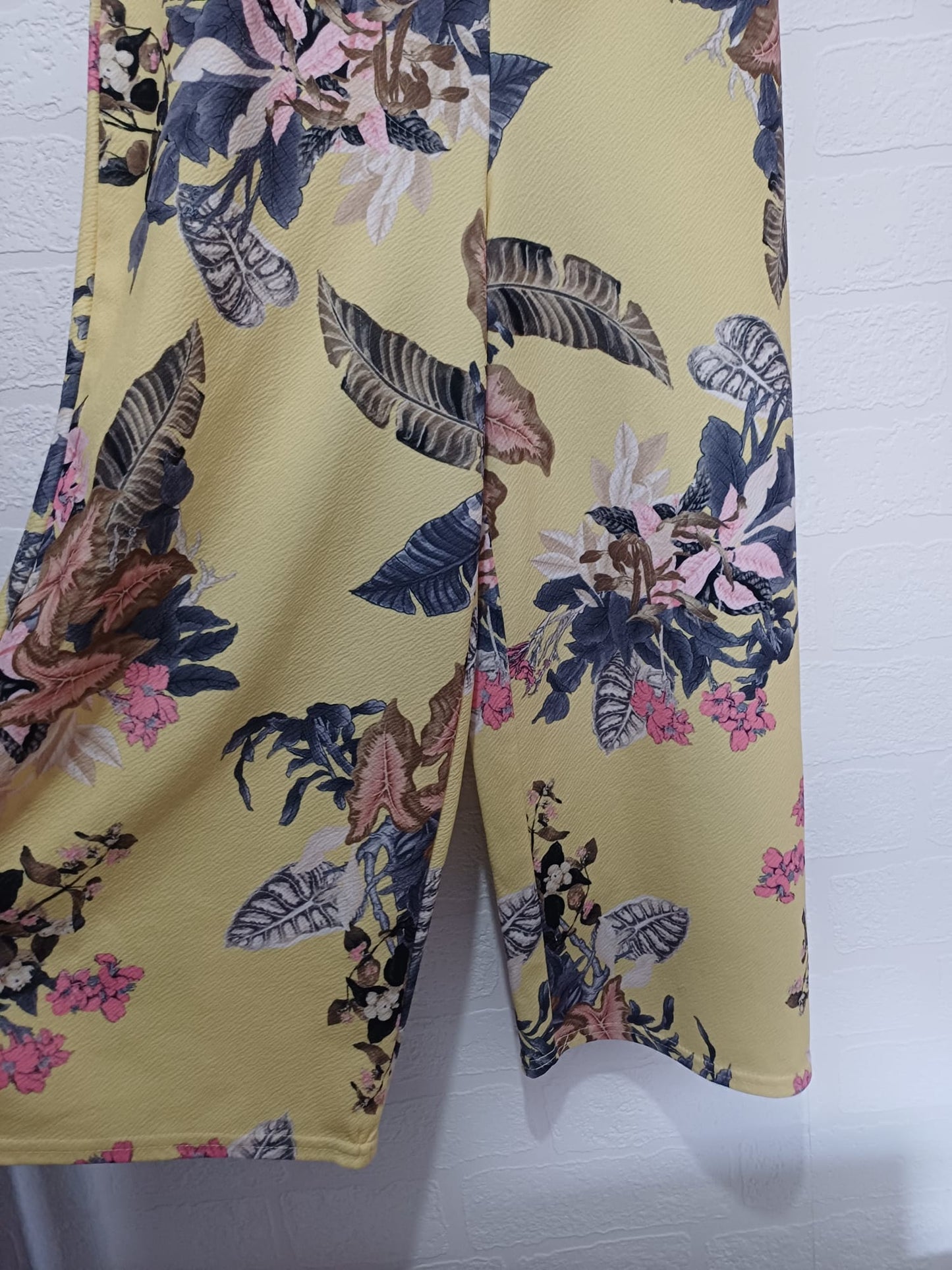 Women's Jumpsuit Quiz Yellow Floral Size 6 - Great Condition