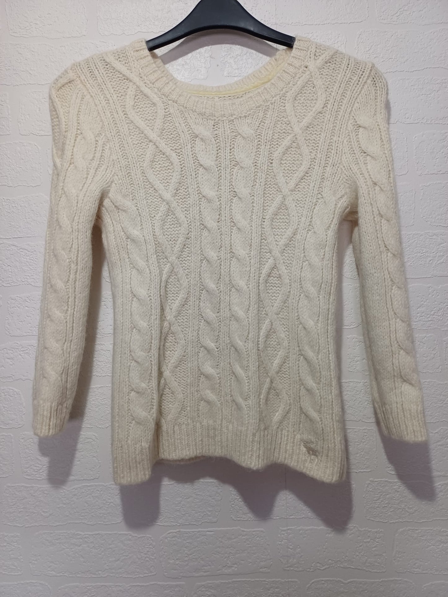 Women's Jumper Abercrombie & Fitch Cream Cable Knit Alpaca Crew Neck Embroidered Moose Logo Size Large - Good Condition