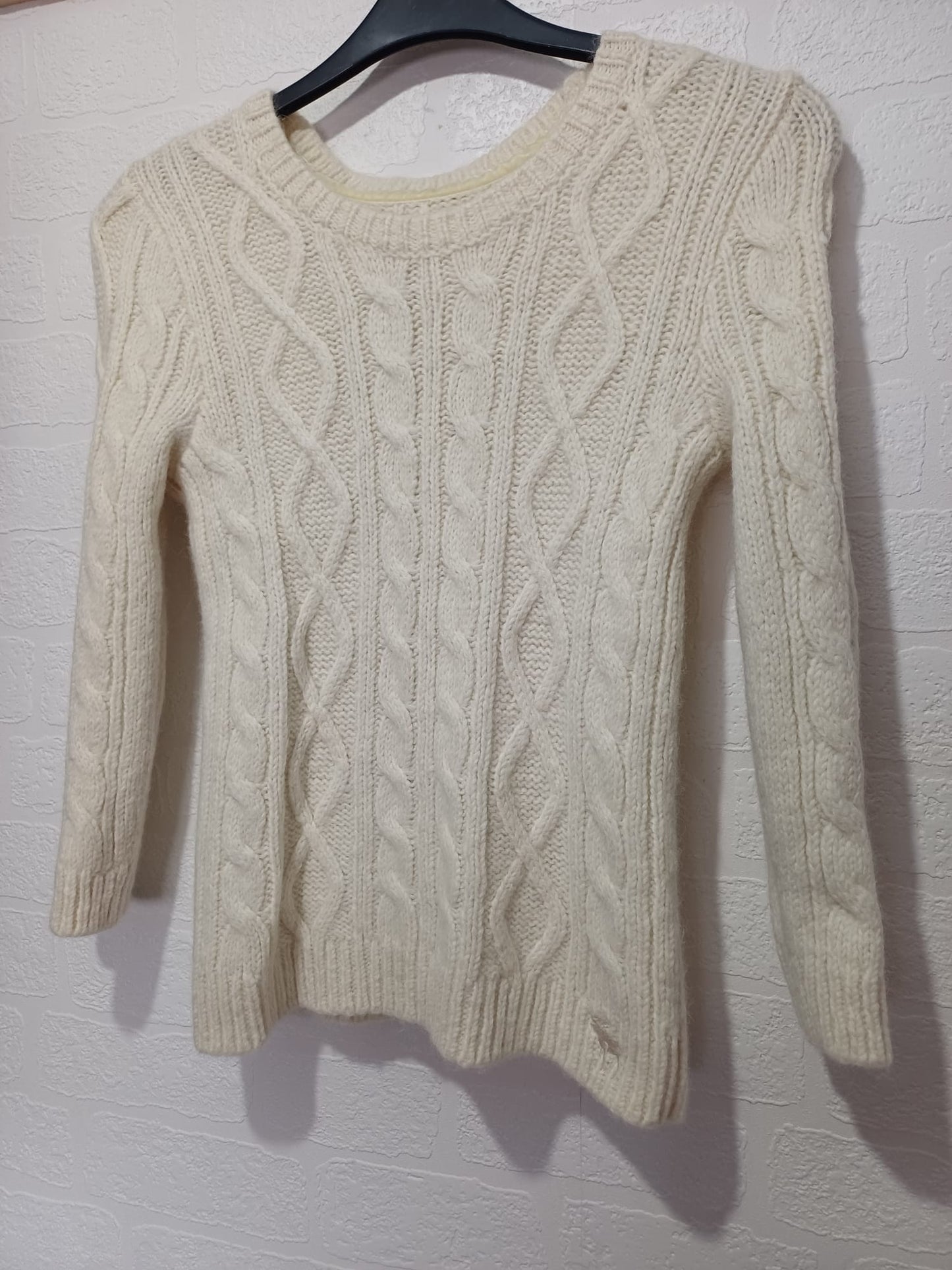 Women's Jumper Abercrombie & Fitch Cream Cable Knit Alpaca Crew Neck Embroidered Moose Logo Size Large - Good Condition