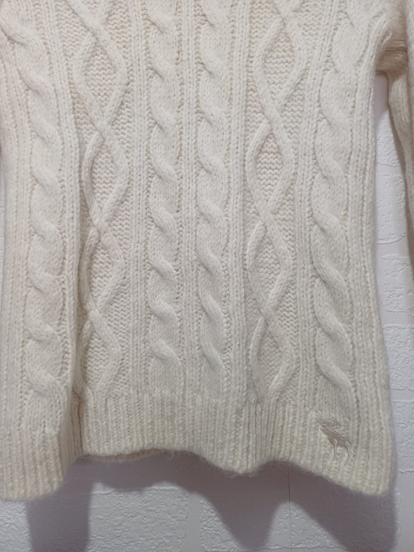 Women's Jumper Abercrombie & Fitch Cream Cable Knit Alpaca Crew Neck Embroidered Moose Logo Size Large - Good Condition