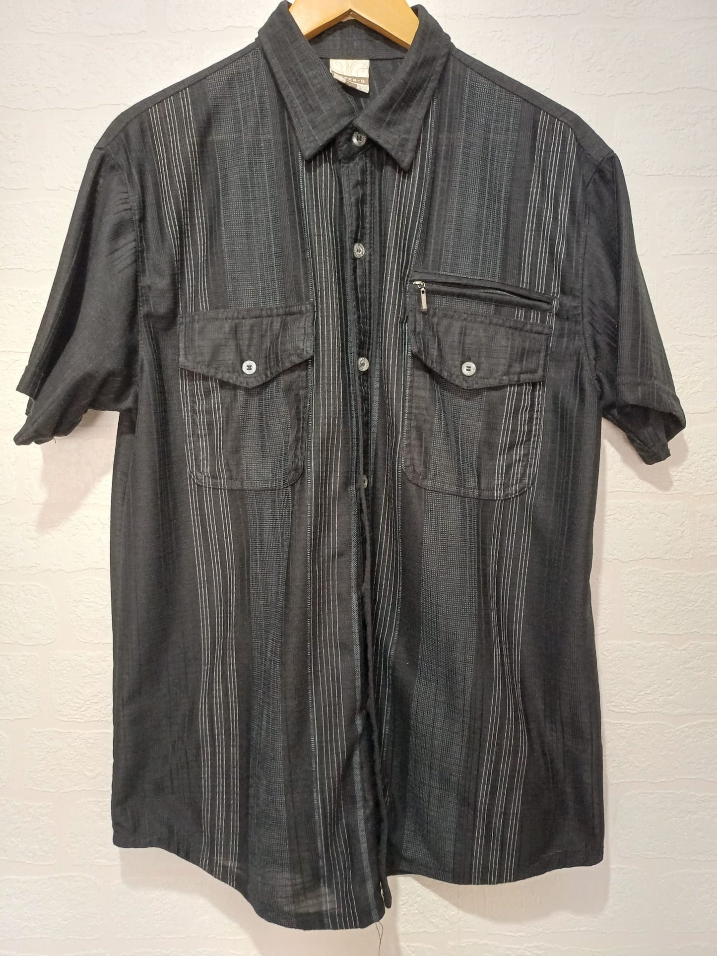 Men's Shirt Green G Black Green Stripe Short Sleeve Zip Pocket Size L Approx. 21" PTP - Very Good Condition