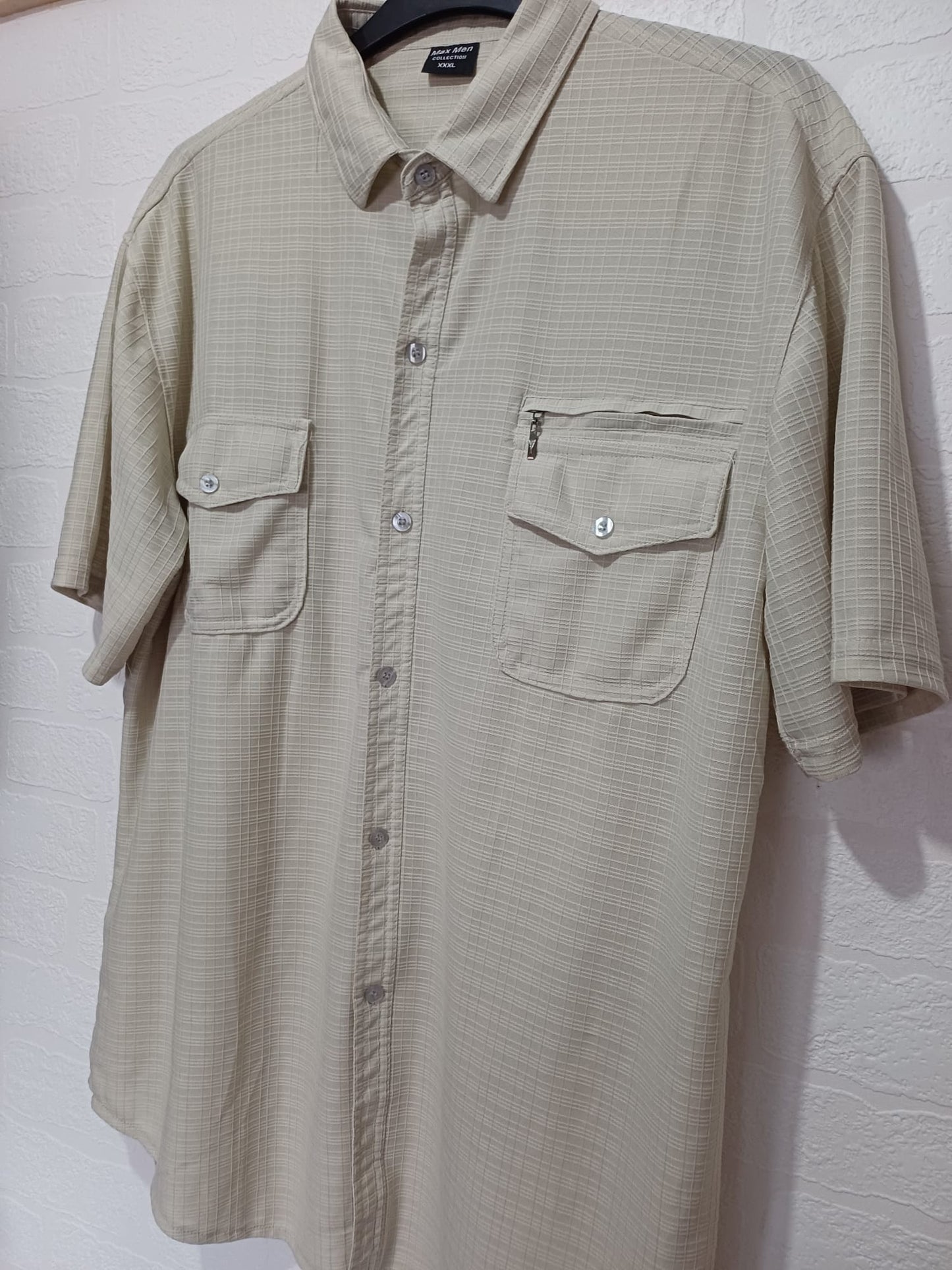 Men's Shirt Max Men Collection Beige Cream Short Sleeve Two Chest Pockets XXXL Approx. 25" PTP - Very Good Condition