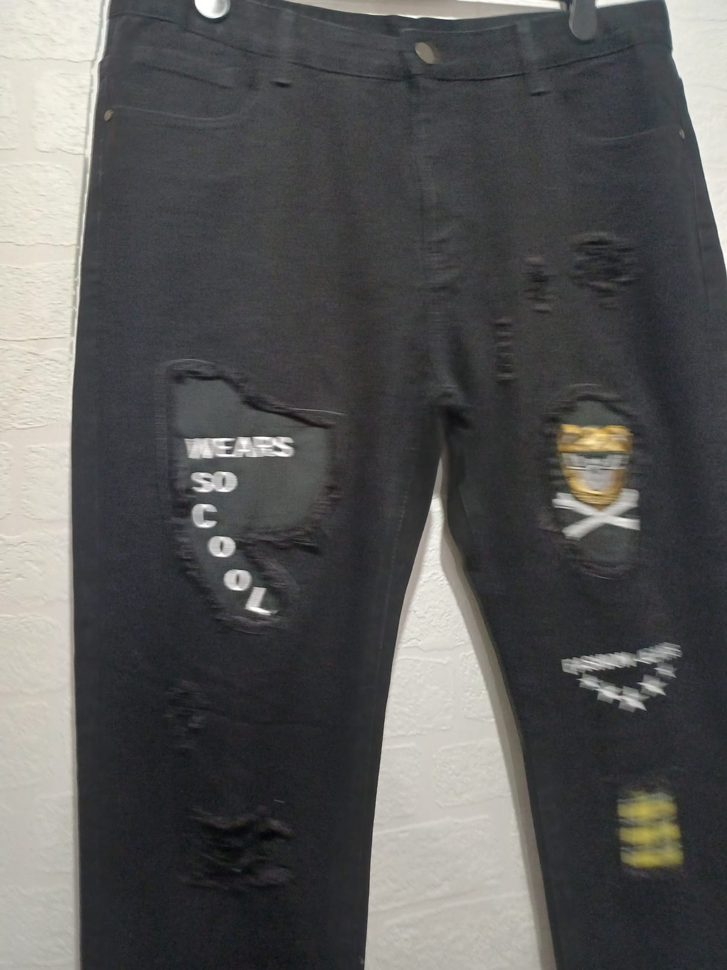 Men's Jeans Black Distressed Embroidered Patch W38 L30 - Like New Condition