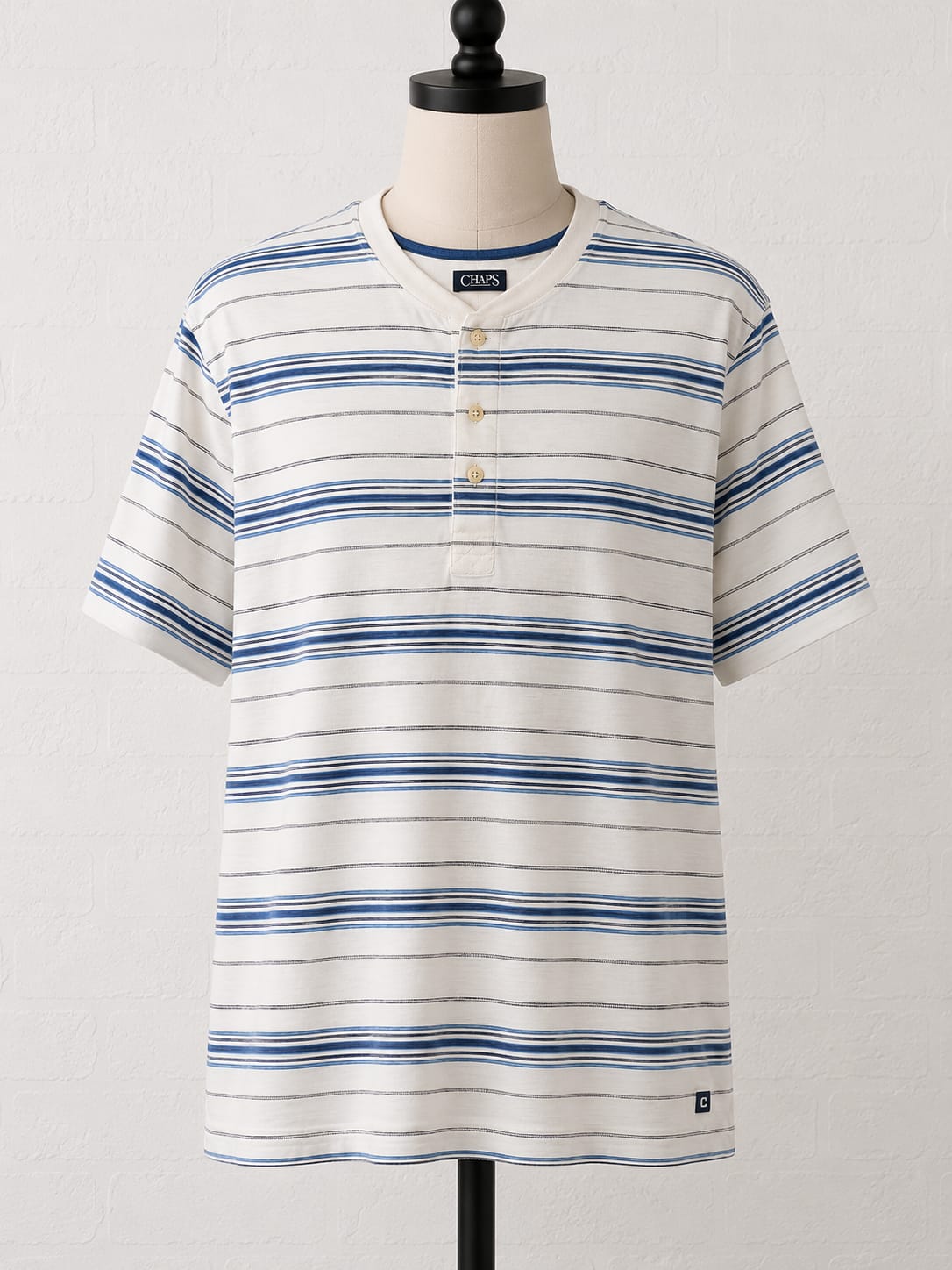 Men's T-Shirt CHAPS Blue White Stripe Henley Size XL Approx. 23" PTP - Very Good Condition