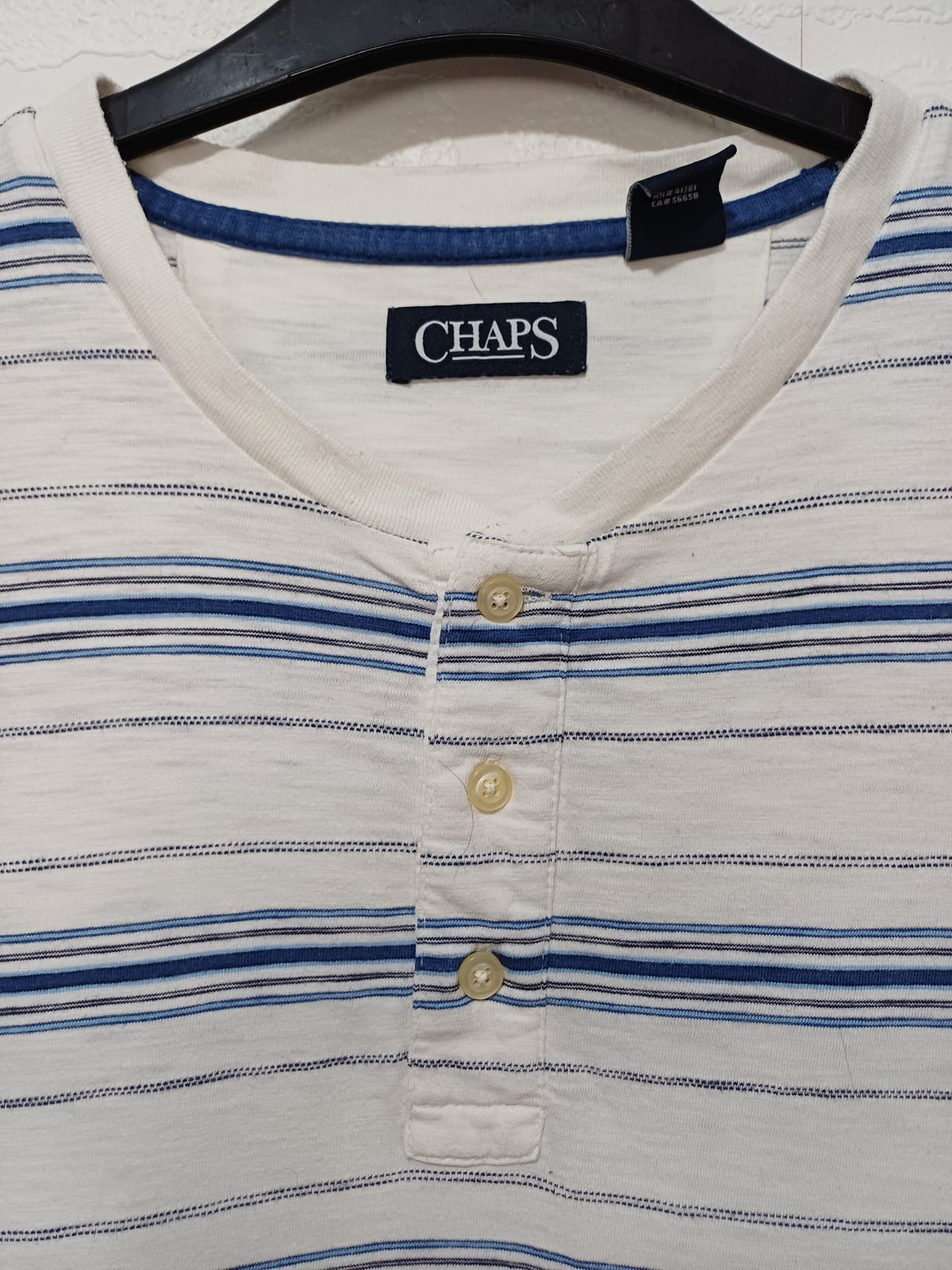 Men's T-Shirt CHAPS Blue White Stripe Henley Size XL Approx. 23" PTP - Very Good Condition