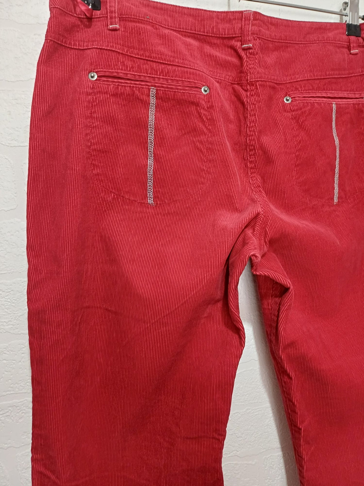 Women's Trousers s.Oliver Red Corduroy Flared 34W 31L - Very Good Condition