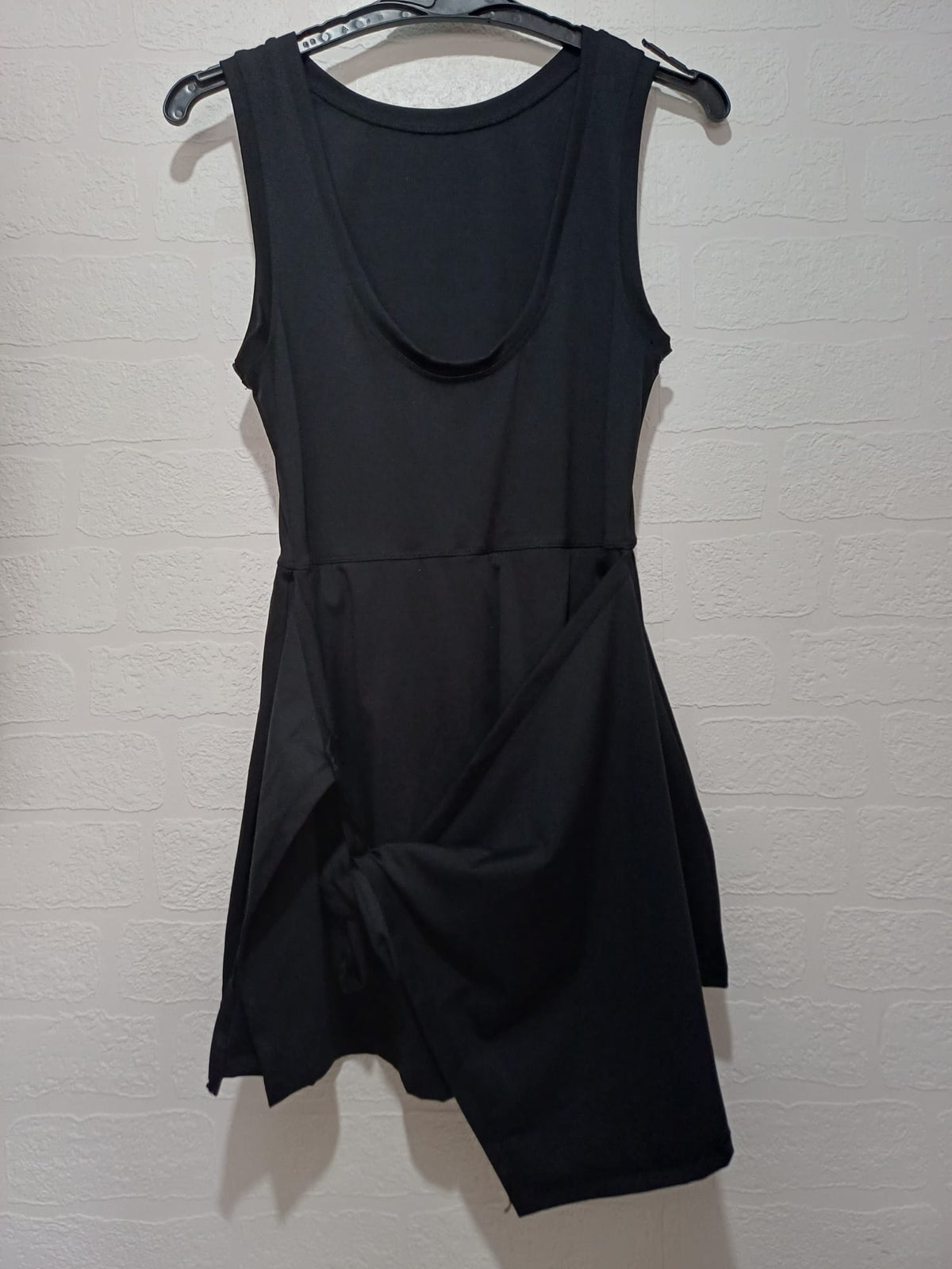 Women's Tennis Dress Playsuit Skort Black Sleeveless Built-In Shorts Size L Approx. 15" PTP - Very Good Condition