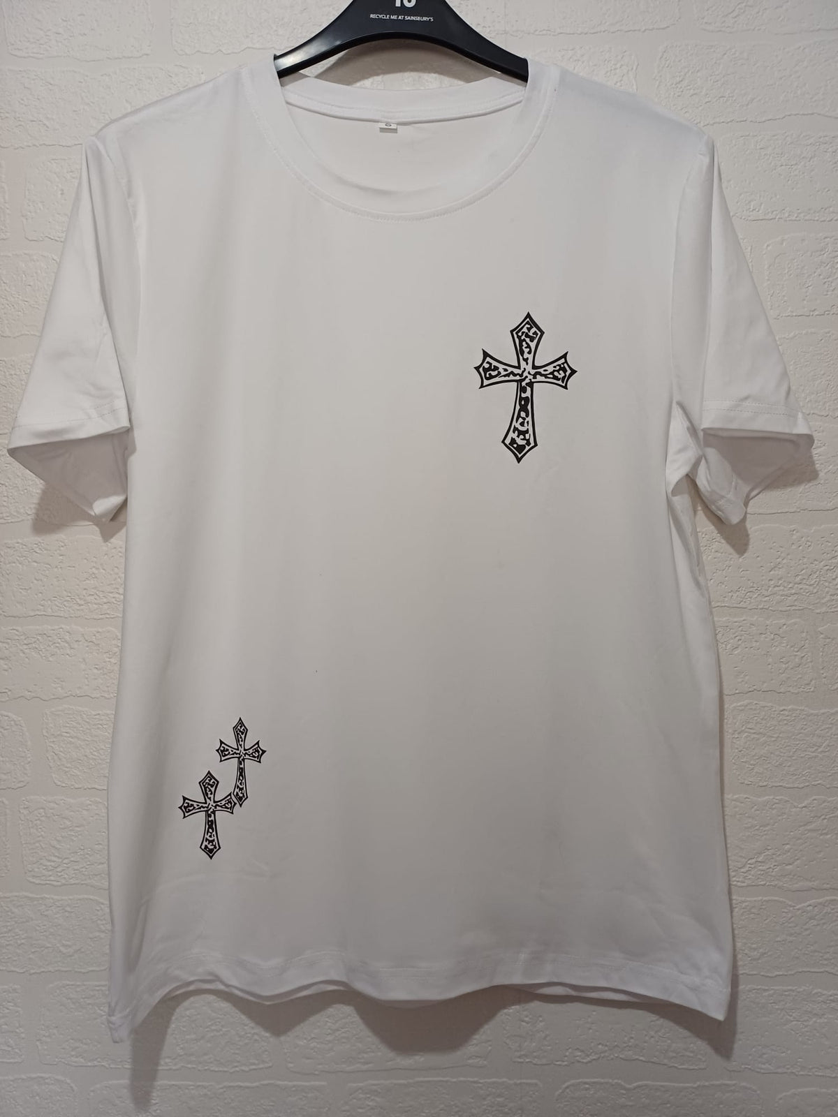 Men's T-Shirt White Black Gothic Cross Graphic Print Short Sleeve Size S Approx. 20" PTP - Very Good Condition