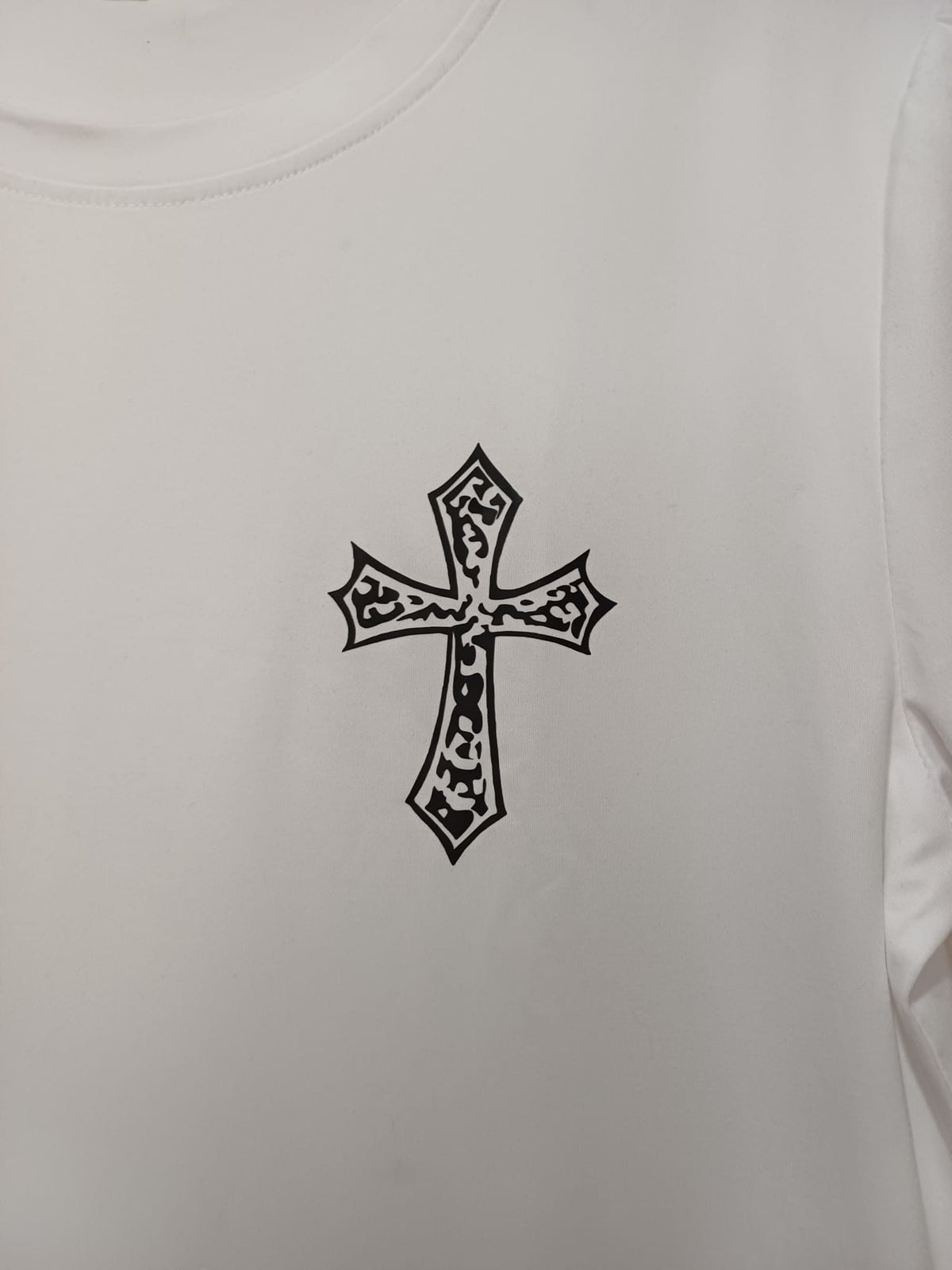 Men's T-Shirt White Black Gothic Cross Graphic Print Short Sleeve Size S Approx. 20" PTP - Very Good Condition