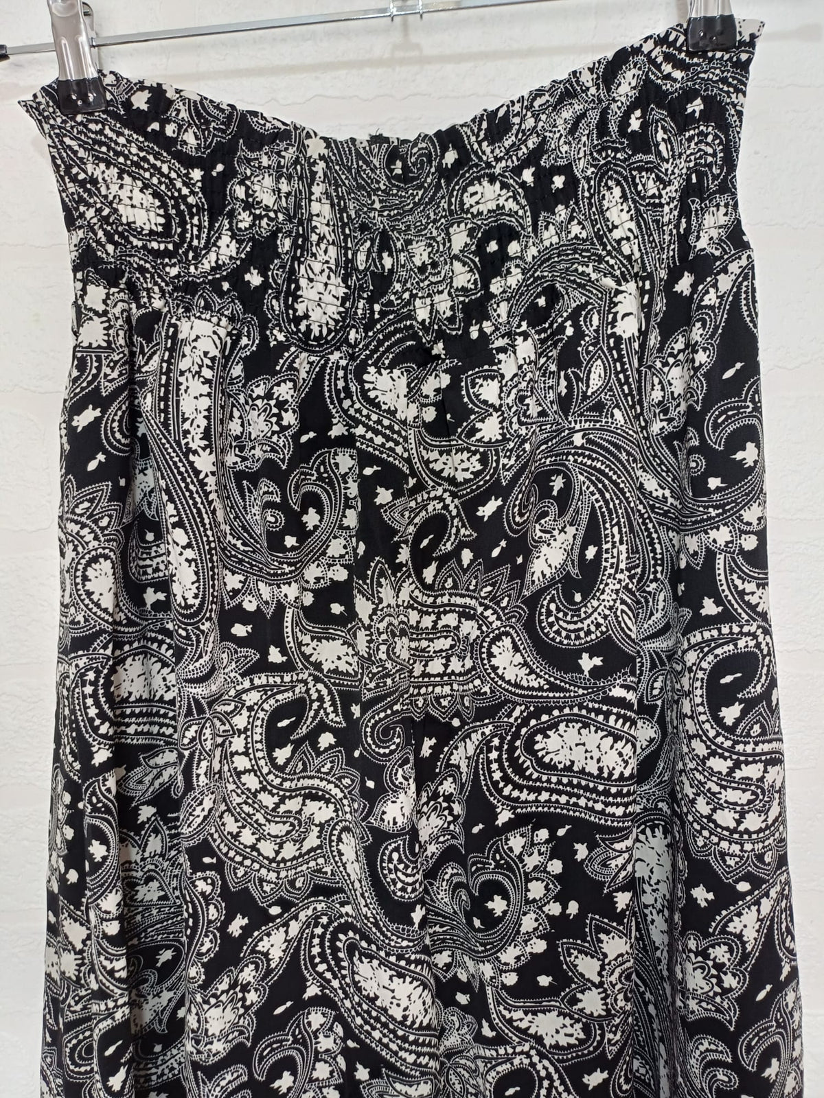 Women's Trousers QED London Black & White Paisley Wide Leg Palazzo Size M - Very Good Condition