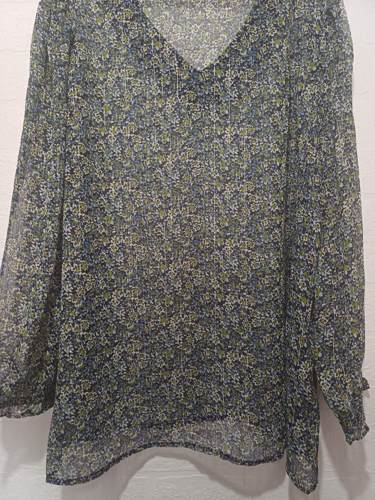 Women's Blouse Bonmarché Blue Green Floral Shimmer V-Neck Plus Size 22 Approx. 26" PTP - Good Condition
