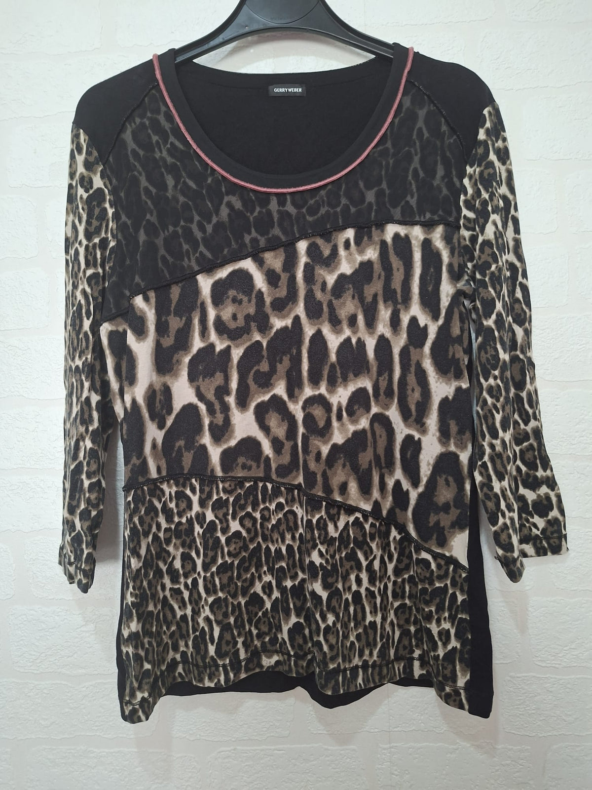Women's Top Gerry Weber Leopard Print Long Sleeve Small Approx. 18" PTP - Very Good Condition