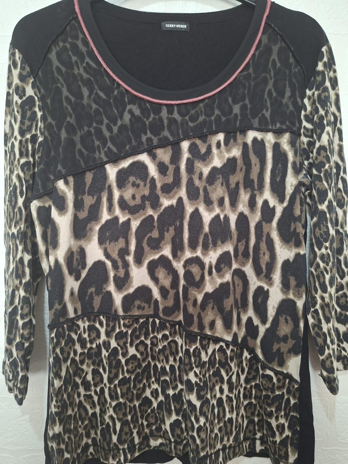 Women's Top Gerry Weber Leopard Print Long Sleeve Small Approx. 18" PTP - Very Good Condition