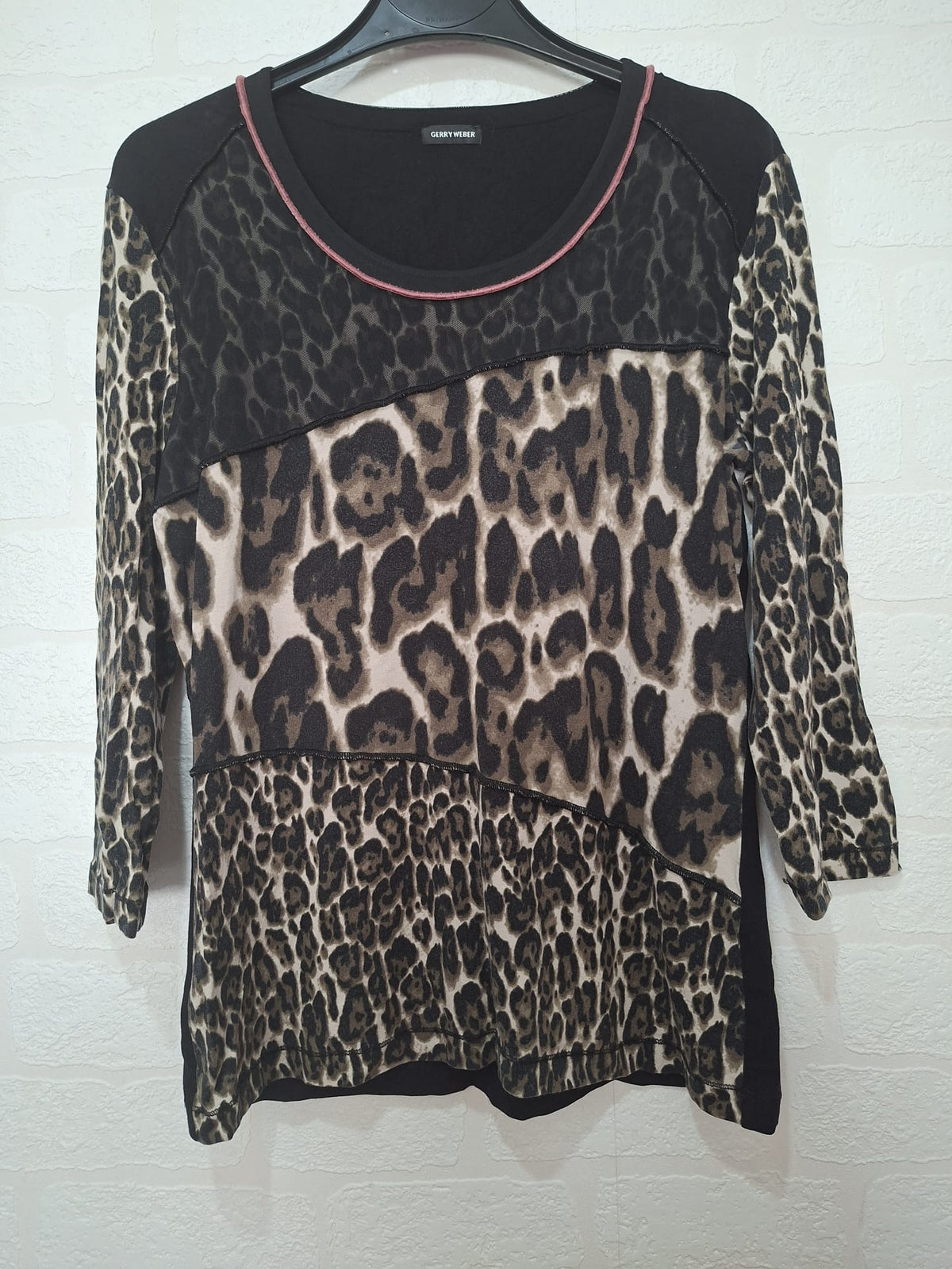 Women's Top Gerry Weber Leopard Print Long Sleeve Small Approx. 18" PTP - Very Good Condition