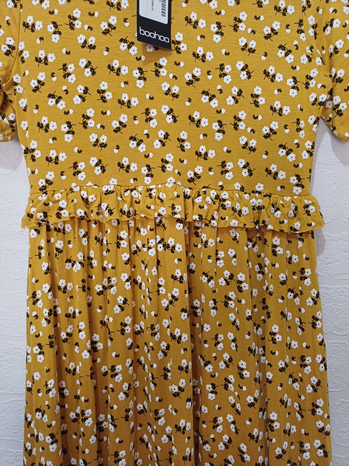Women's Smock Dress Boohoo Mustard Ditsy Floral Short Sleeve Frill Waist Size 12 BNWT