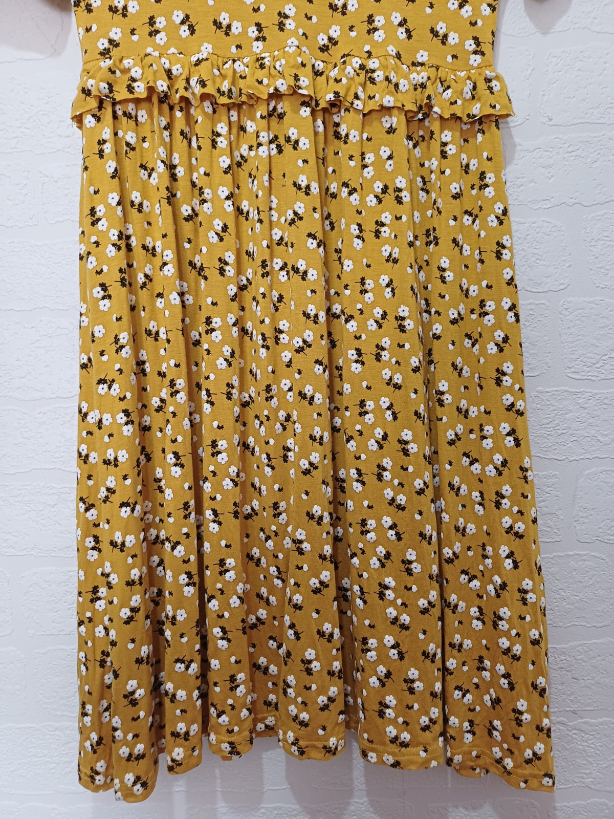 Women's Smock Dress Boohoo Mustard Ditsy Floral Short Sleeve Frill Waist Size 12 BNWT