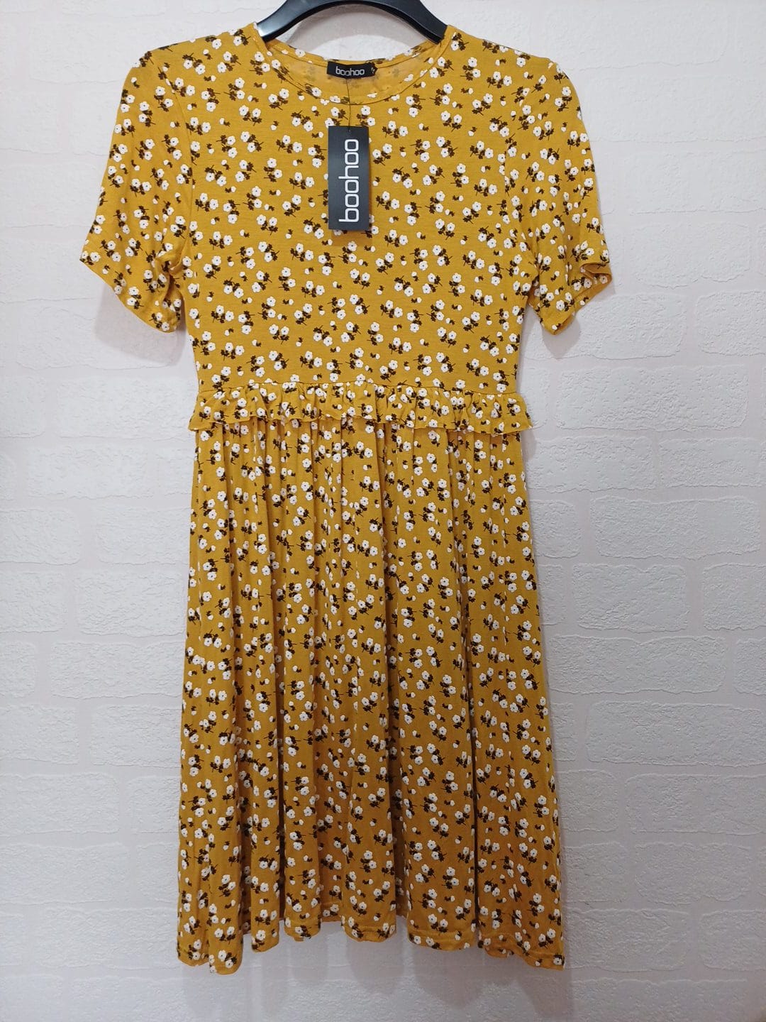 Women's Smock Dress Boohoo Mustard Ditsy Floral Short Sleeve Frill Waist Size 12 BNWT
