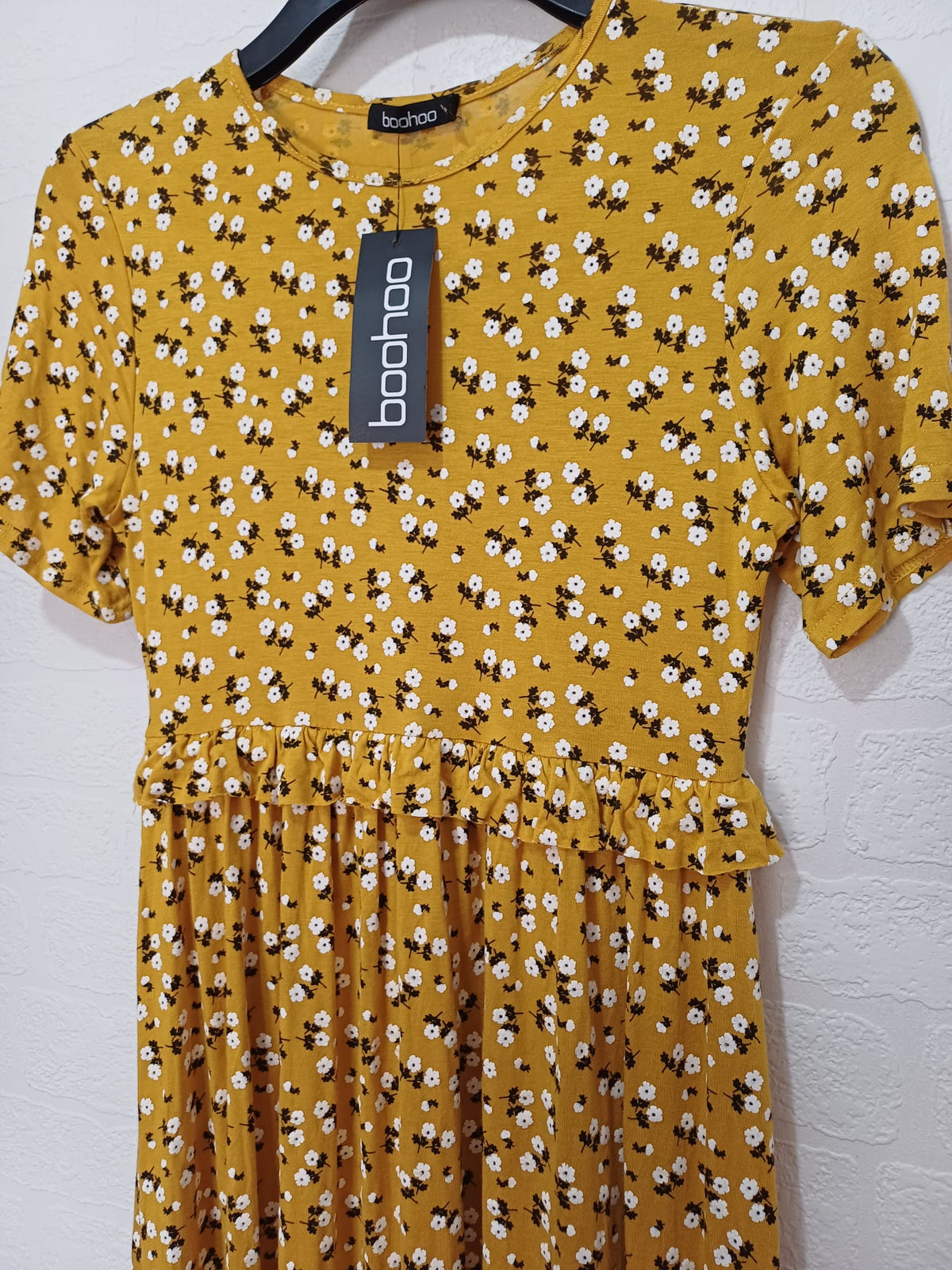 Women's Smock Dress Boohoo Mustard Ditsy Floral Short Sleeve Frill Waist Size 12 BNWT