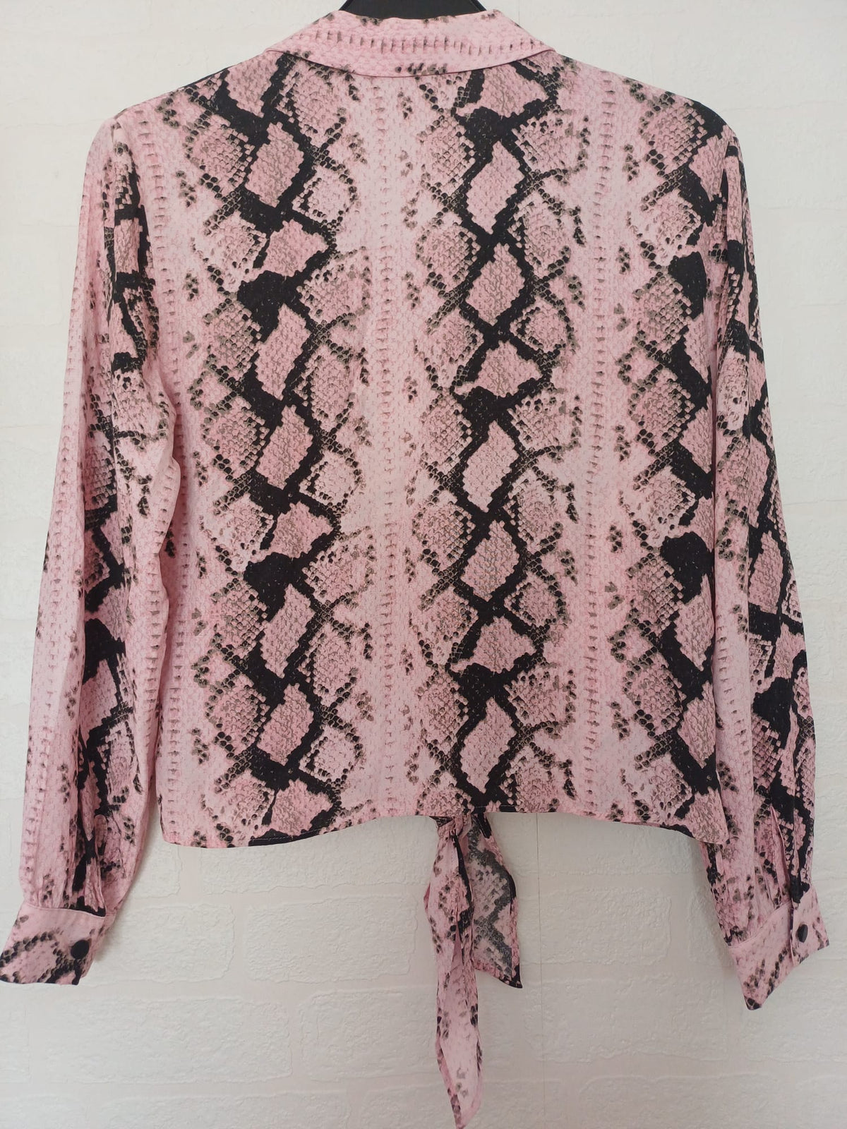 Women's Blouse F&F Pink Black Snake Print Long Sleeve Tie Front Size 12 Good