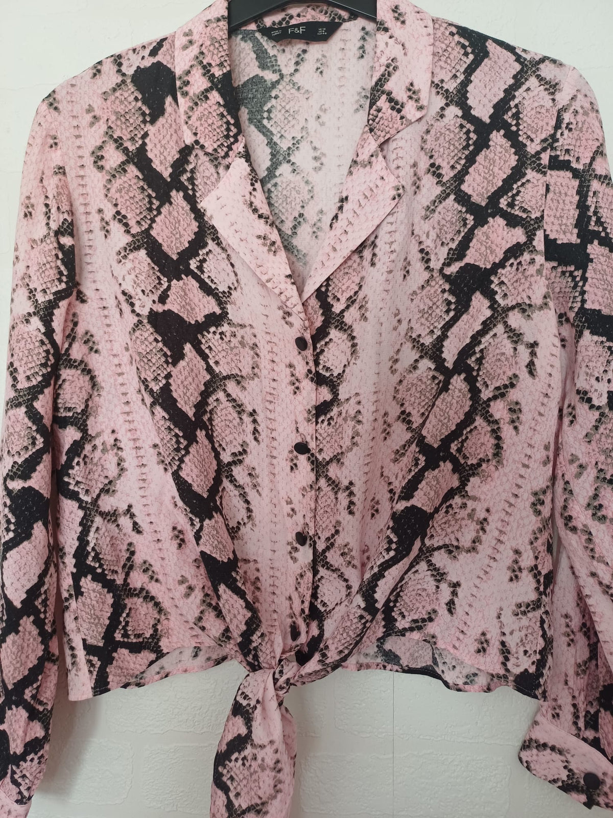 Women's Blouse F&F Pink Black Snake Print Long Sleeve Tie Front Size 12 Good