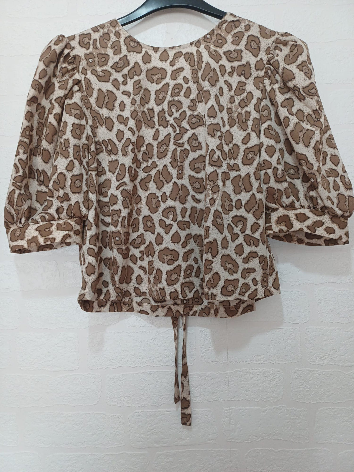 Women's Blouse Urban Bliss Cream Brown Leopard Print Tie Neck Puff Sleeve Size 12 BNWT