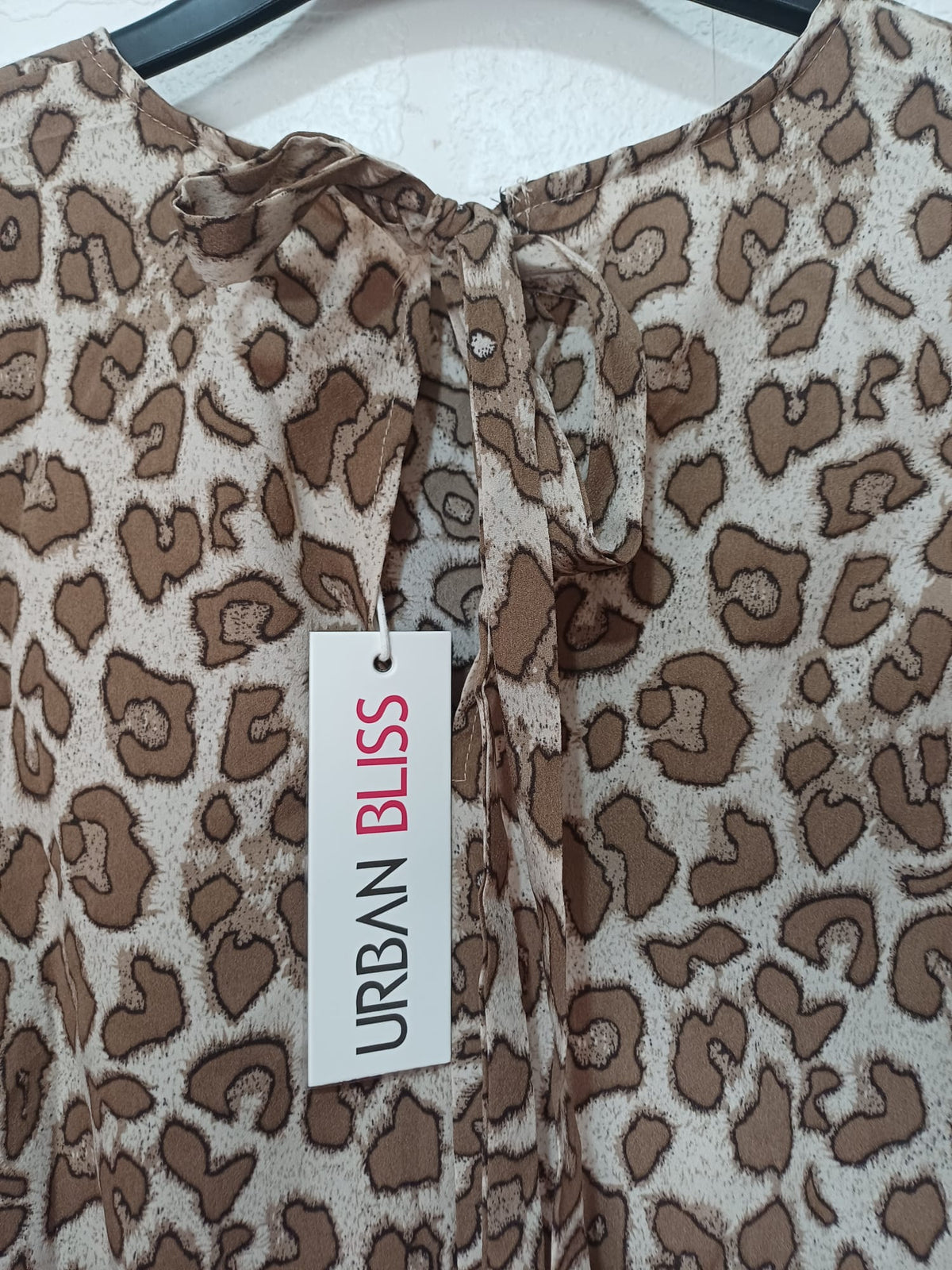 Women's Blouse Urban Bliss Cream Brown Leopard Print Tie Neck Puff Sleeve Size 12 BNWT