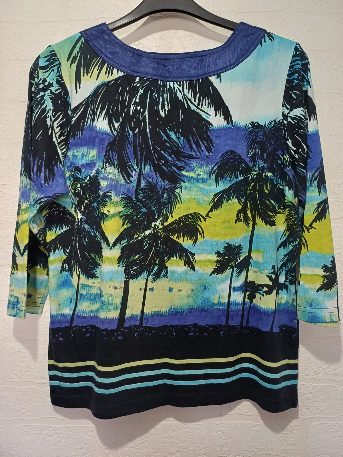 Women's Top Artscapes Blue/Turquoise/Lime/Black Tropical Palm Tree Rhinestone Embellished 3/4 Sleeve Size S Very Good