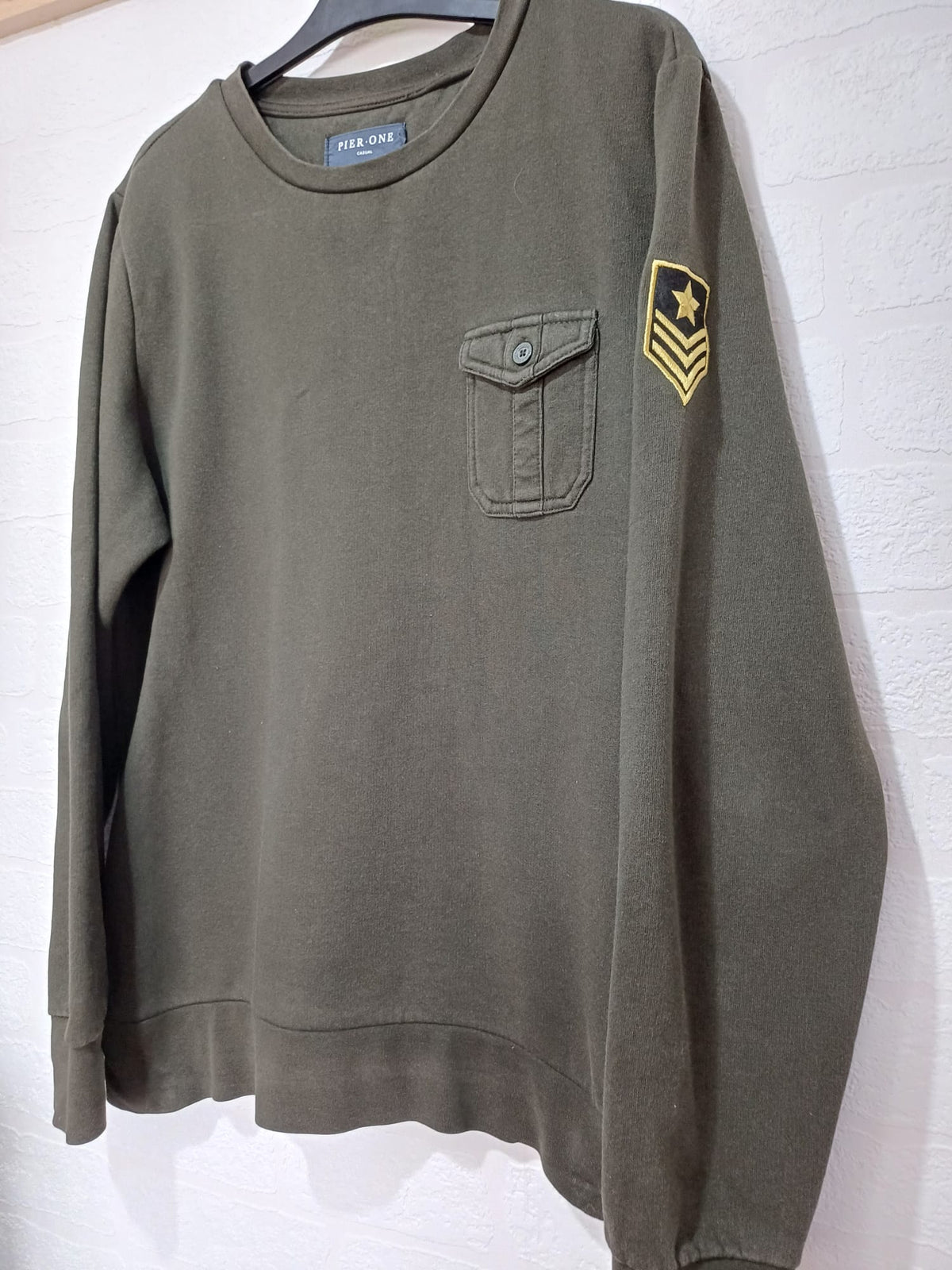 Men's Sweatshirt Pier One Khaki/Olive Green Military-Style Pocket Crew Neck Size M Good