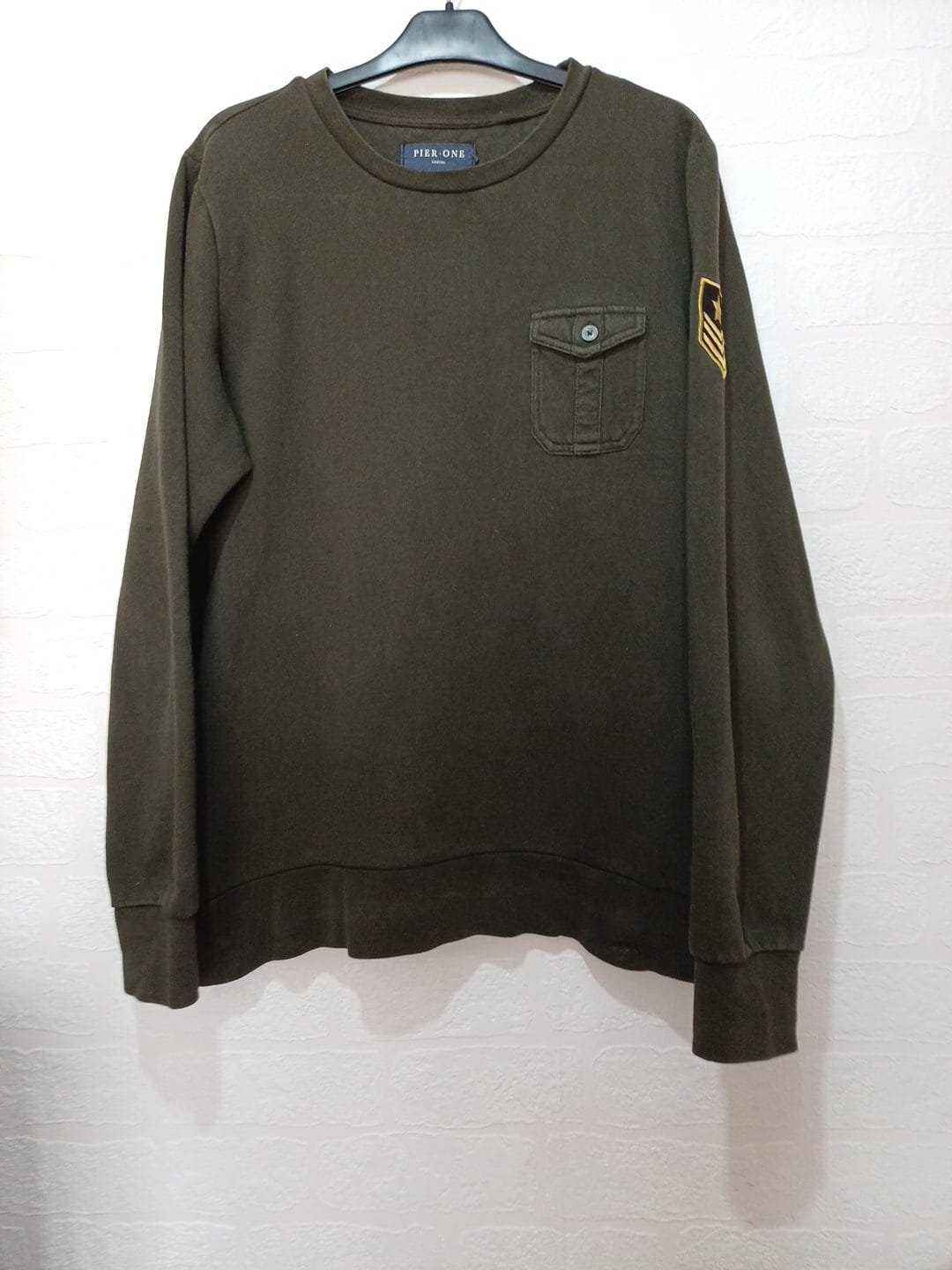 Men's Sweatshirt Pier One Khaki/Olive Green Military-Style Pocket Crew Neck Size M Good