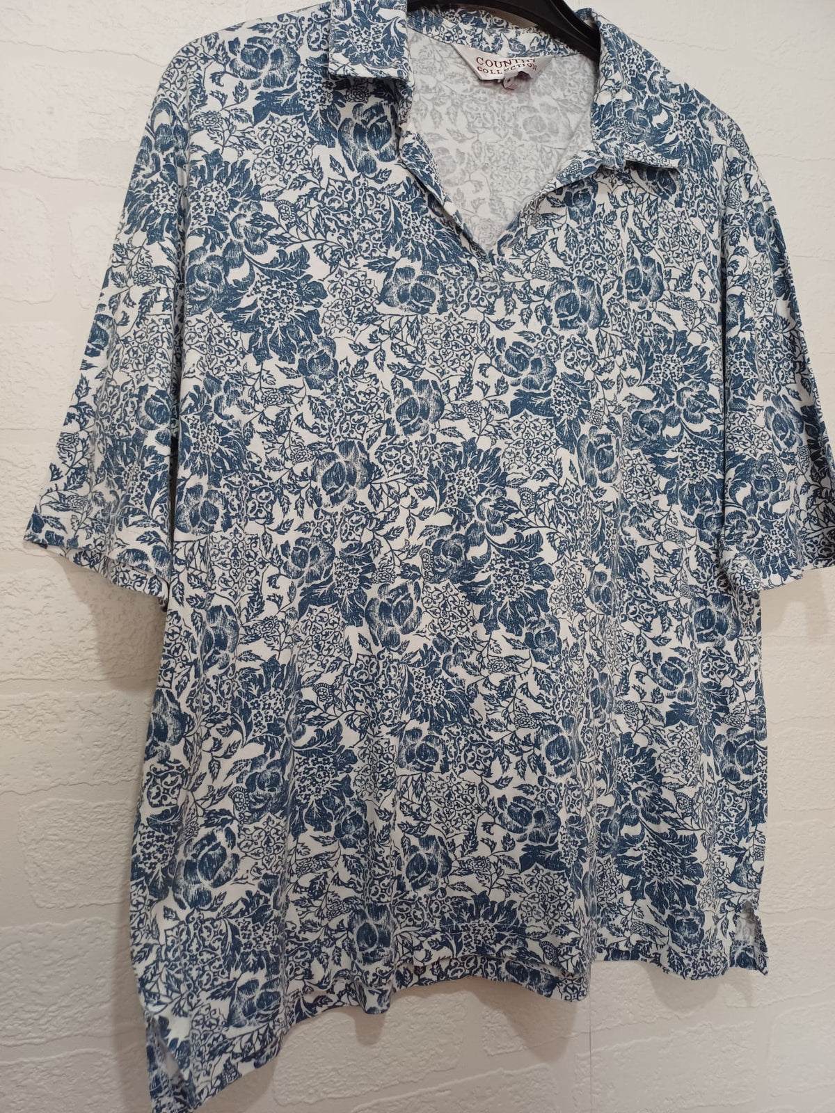 Women's Polo Top Country Collection Blue White Floral Size M Very Good Condition