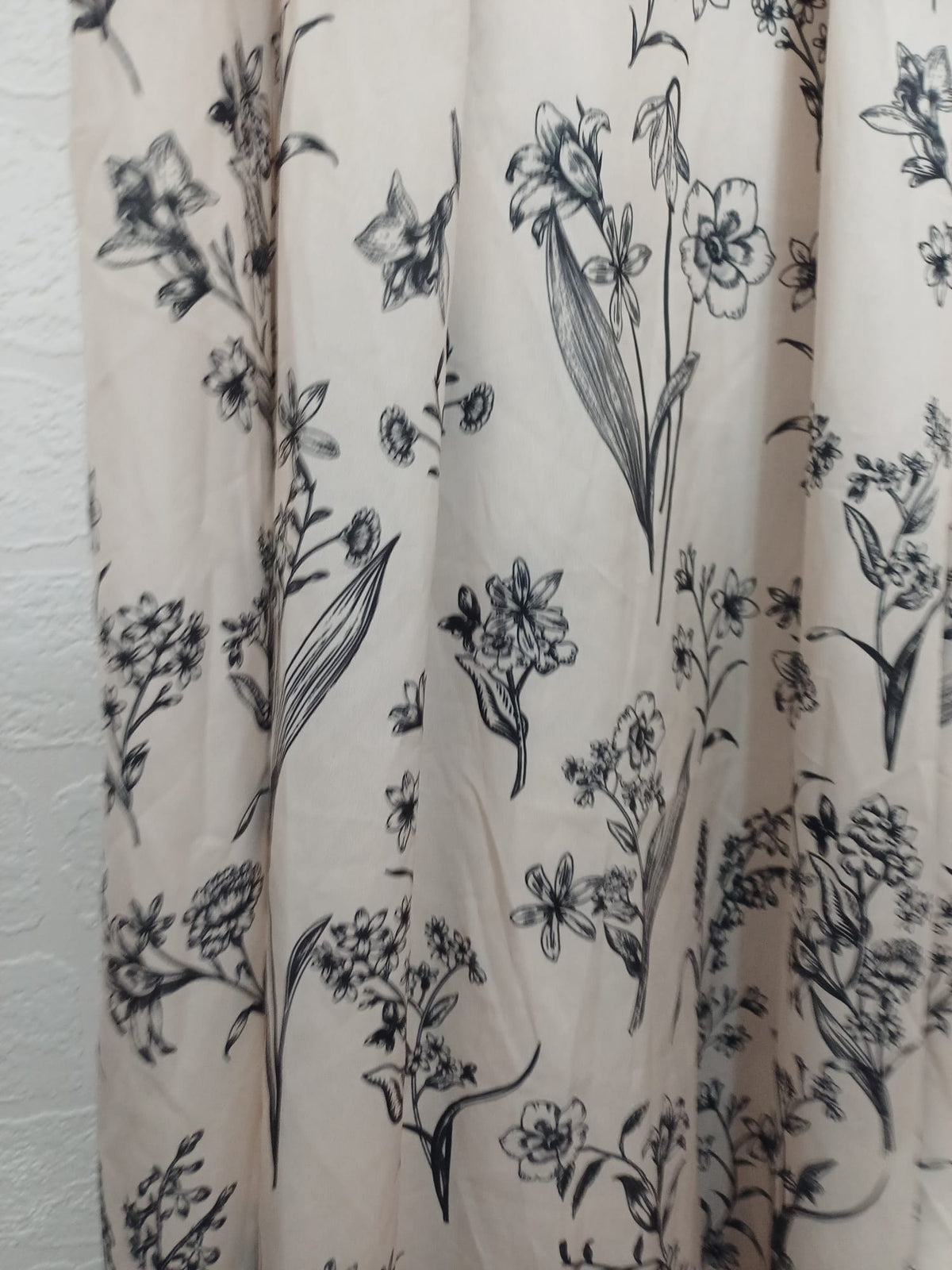 Women's Maxi Dress SHEIN Cream Black Floral Size L BNWT