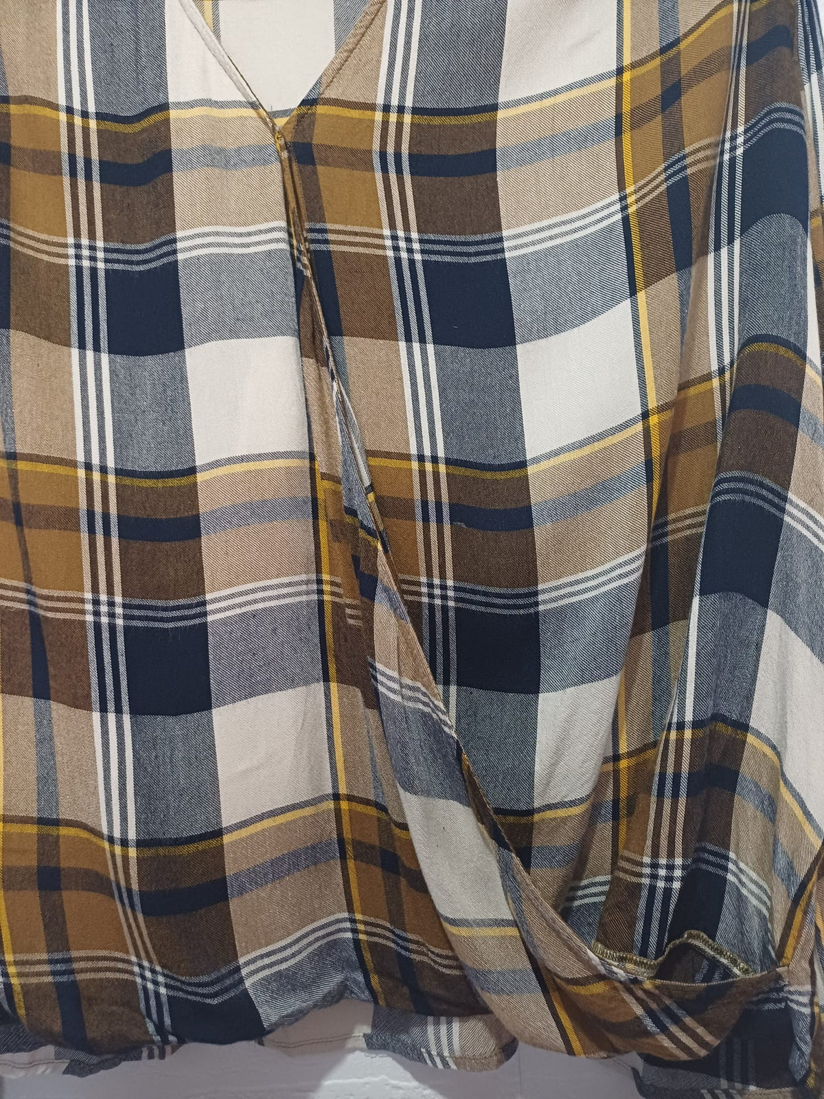 Women's Blouse Papaya Weekend Navy, Brown, Cream & Mustard Check Wrap Front Size L Very Good Condition