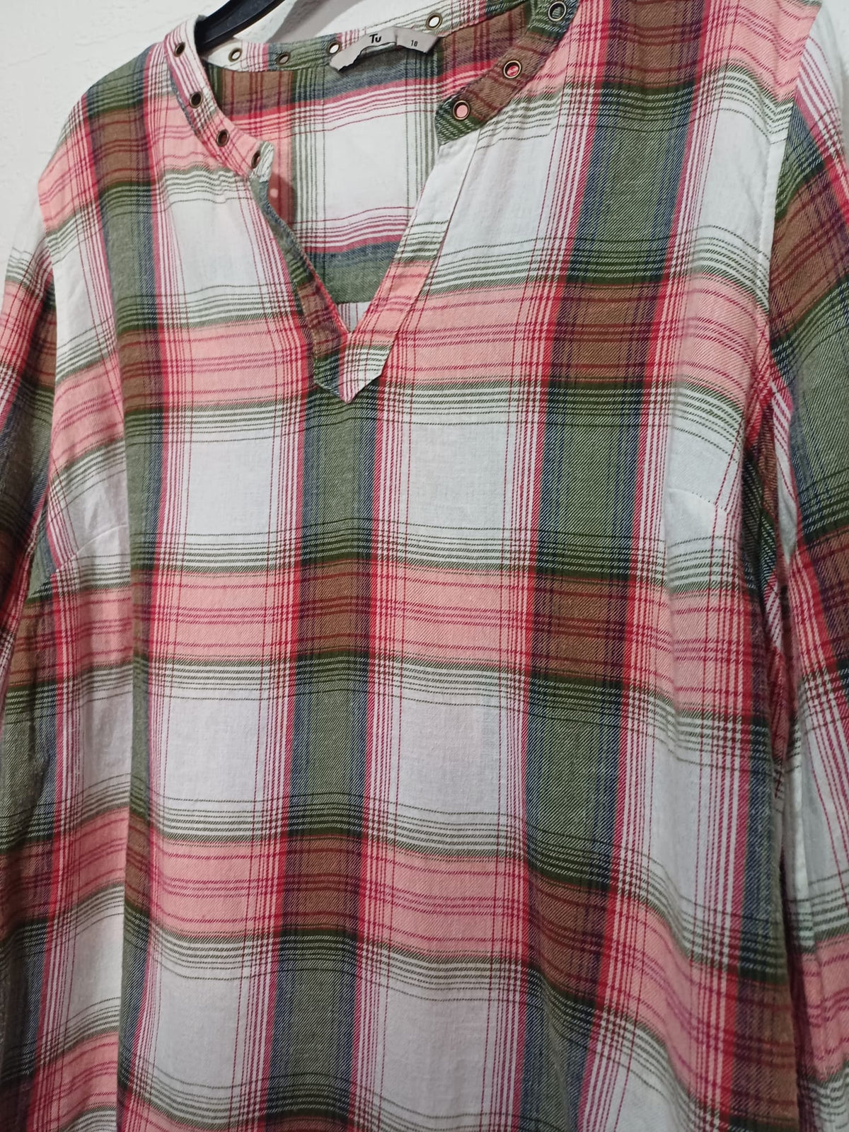 Women's Plus Size Blouse TU Pink, Green & White Check Long Sleeve Eyelet V-Neck Size UK 18 Very Good Condition