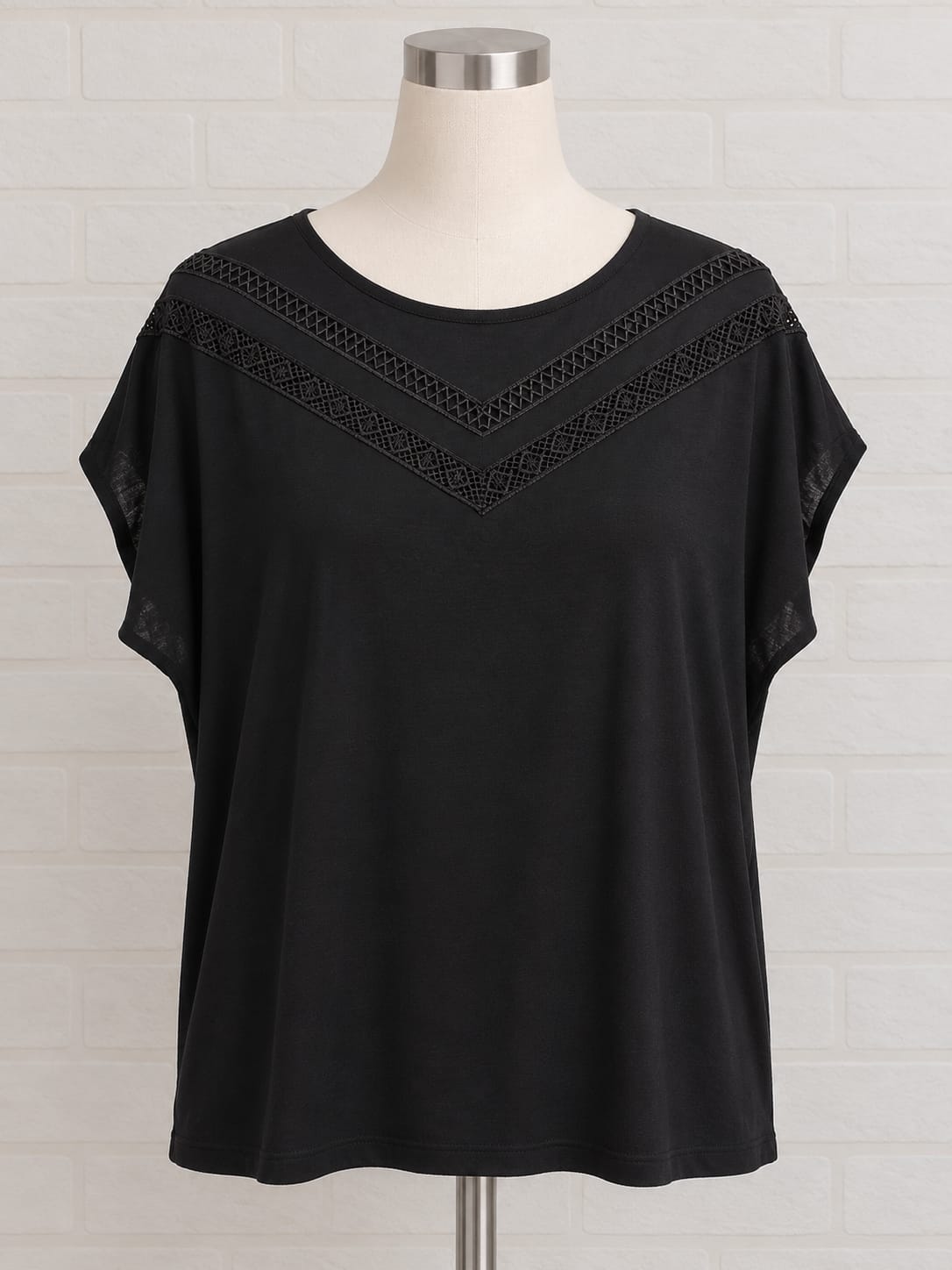 Women's Plus Size Top TU Black Lace Crochet Chevron Detail Oversized Short Sleeve Size UK 26 Very Good Condition