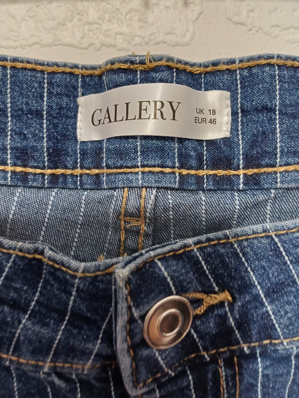 Women's Plus Size Jeans Gallery Blue Fine White Pinstripe Straight Leg Size UK 18 Very Good Condition