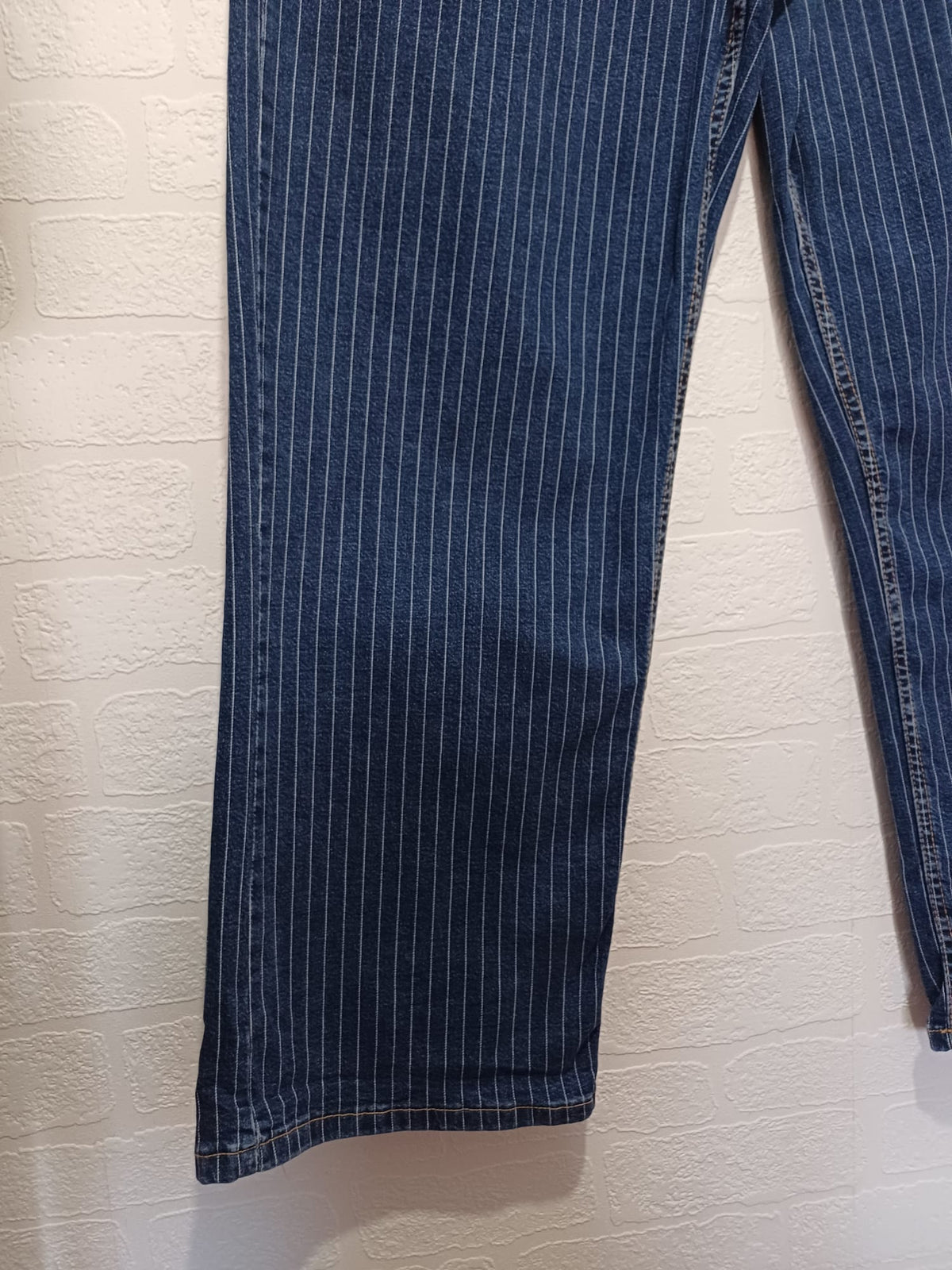 Women's Plus Size Jeans Gallery Blue Fine White Pinstripe Straight Leg Size UK 18 Very Good Condition
