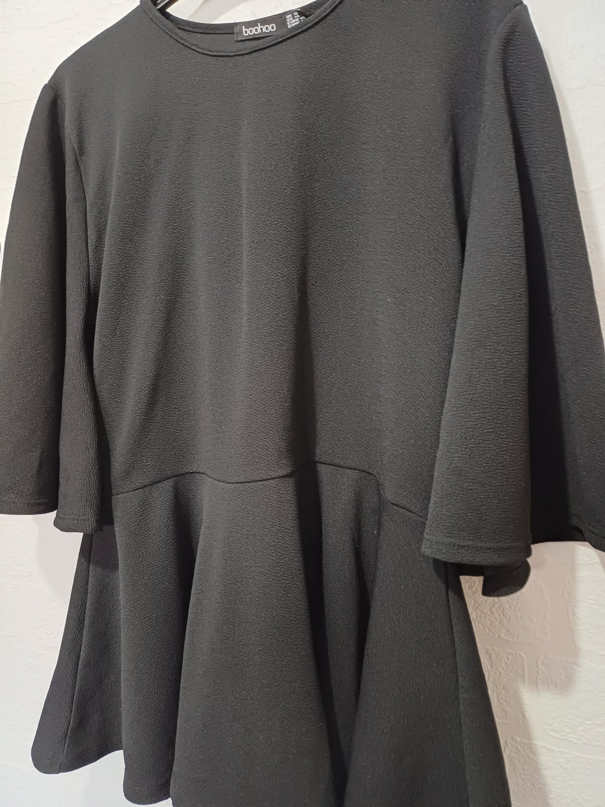Women's Plus Size Top Boohoo Black Peplum Flared Bell Sleeve Size UK 18 Very Good Condition