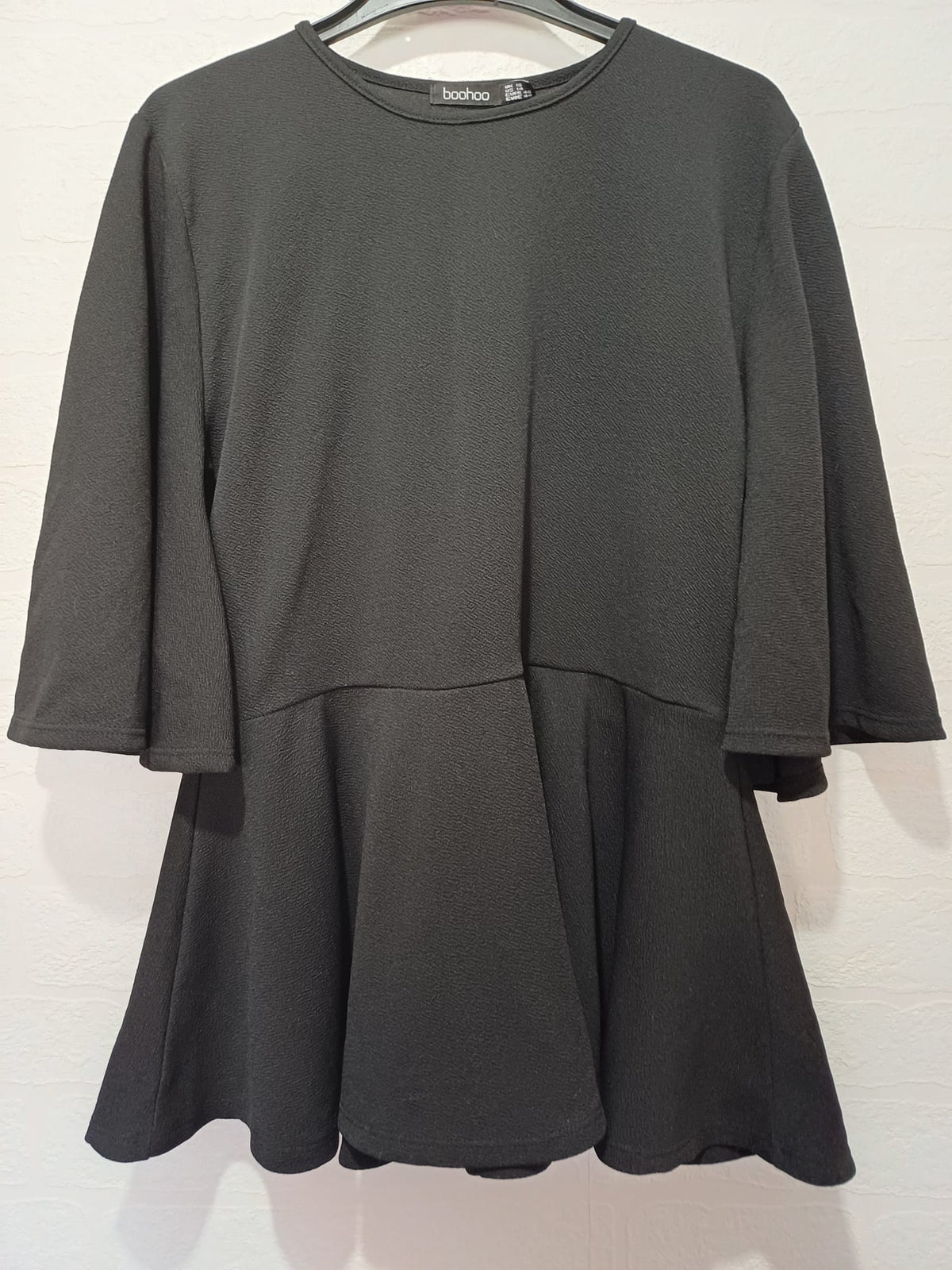 Women's Plus Size Top Boohoo Black Peplum Flared Bell Sleeve Size UK 18 Very Good Condition