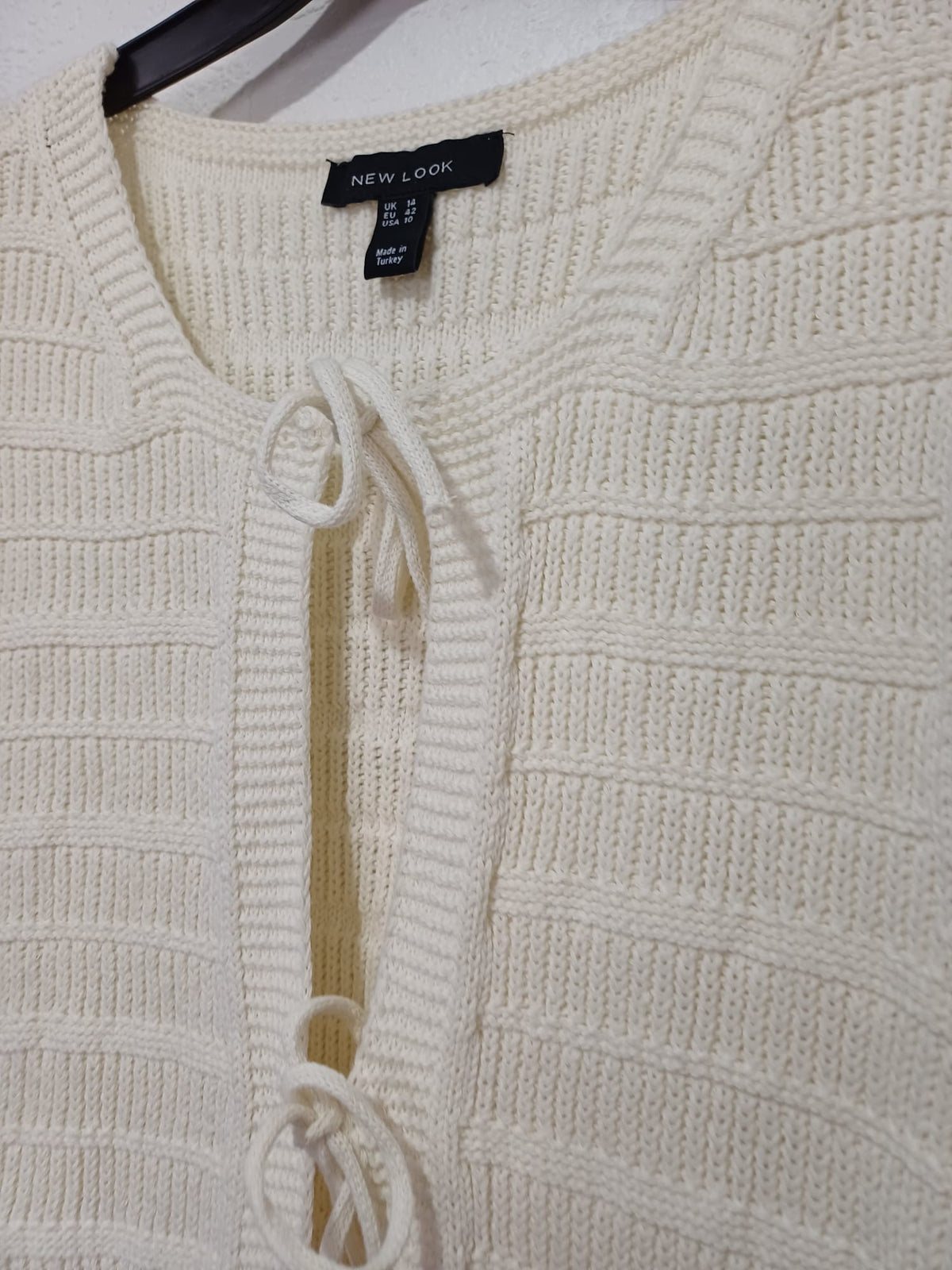 Women's Vest/Cardigan New Look Cream Knitted Textured Stripe Tie Front Ruffle Hem Size UK 14 Very Good Pre-Owned Condition